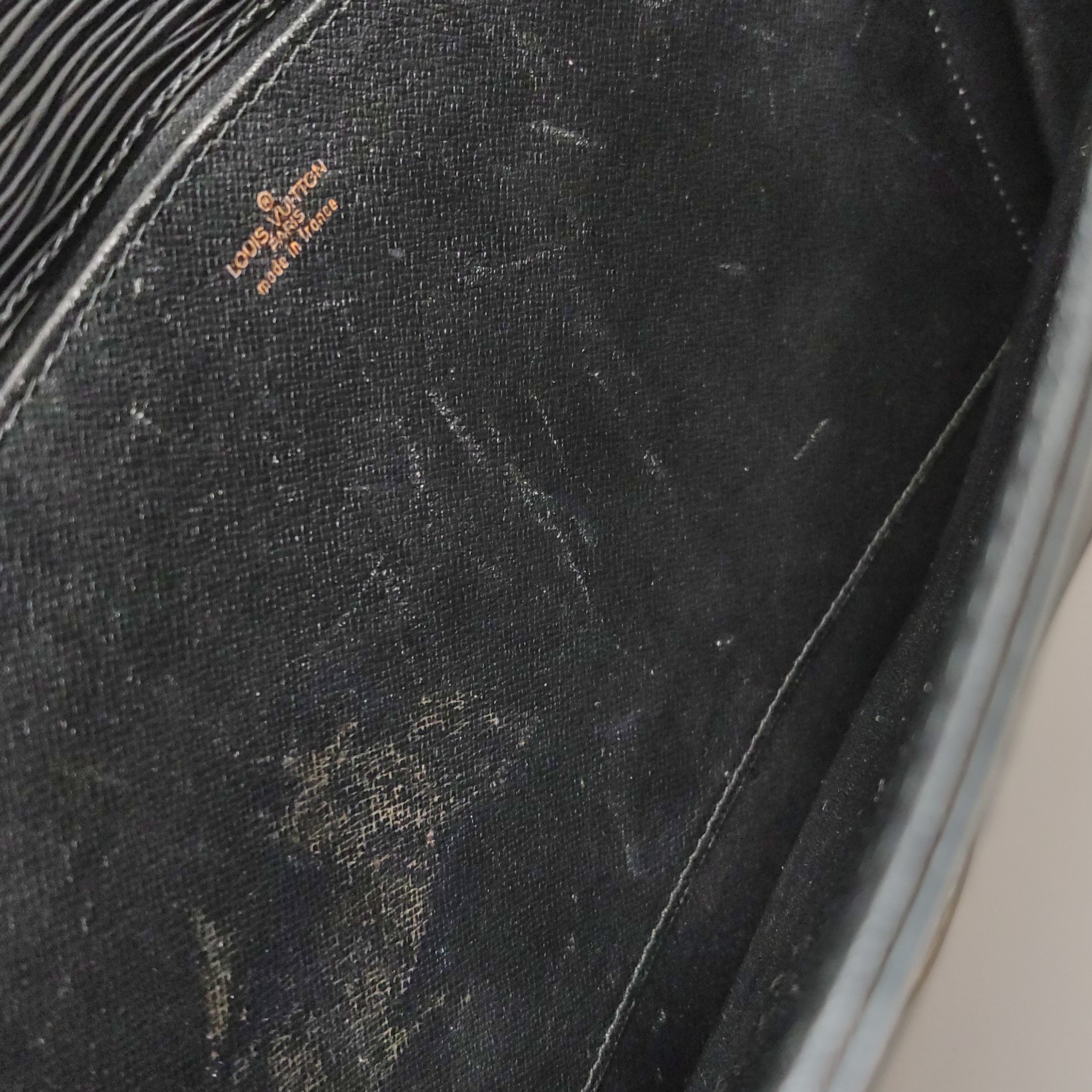 Louis Vuitton Louis Vuitton (LV) Cowhide Water Ripple Second-hand Clutch Size ONE SIZE - 3 Thumbnail