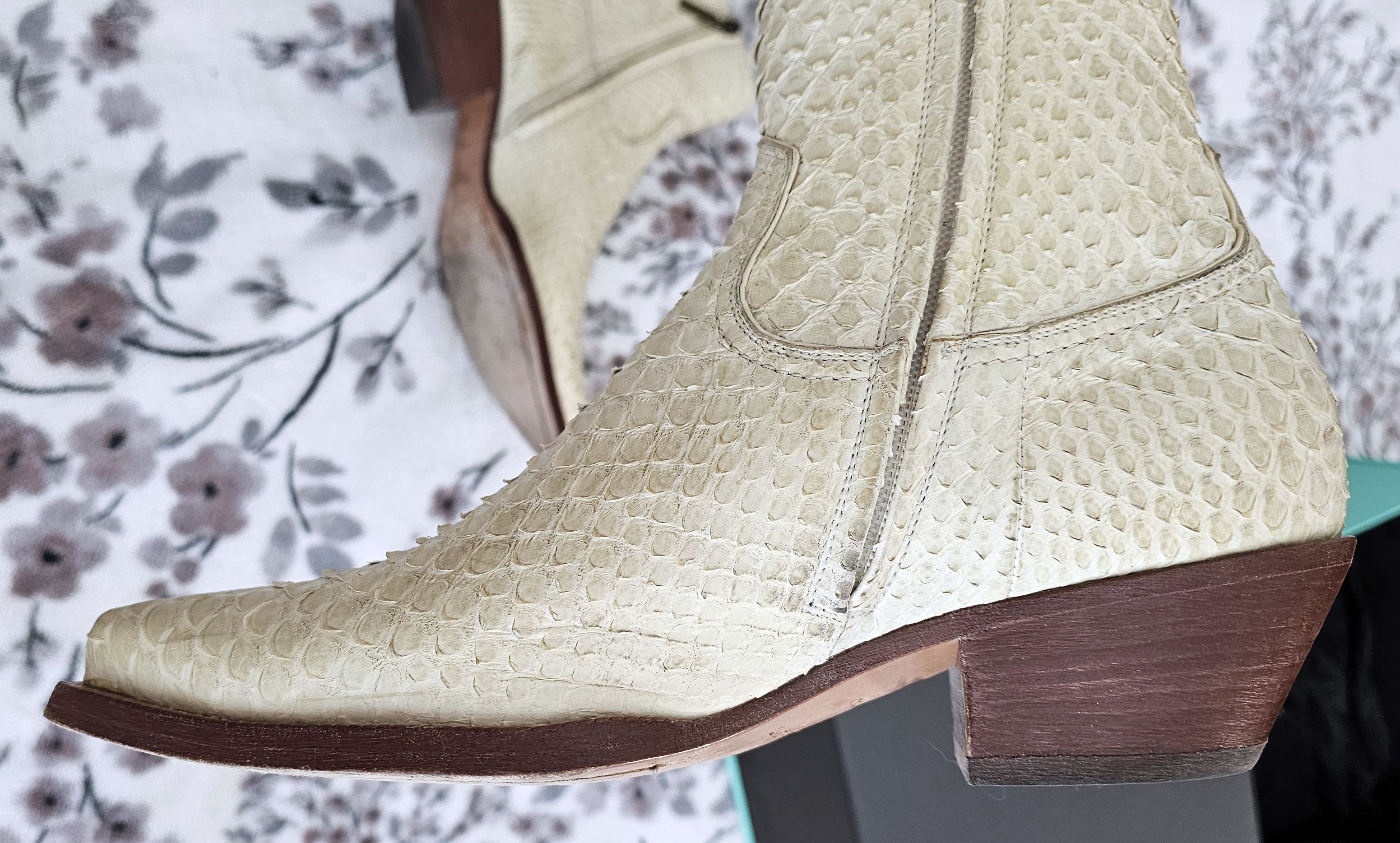 Saint Laurent Paris Lukas Python Boots in Cream Size US 8 / EU 41 - 3 Thumbnail