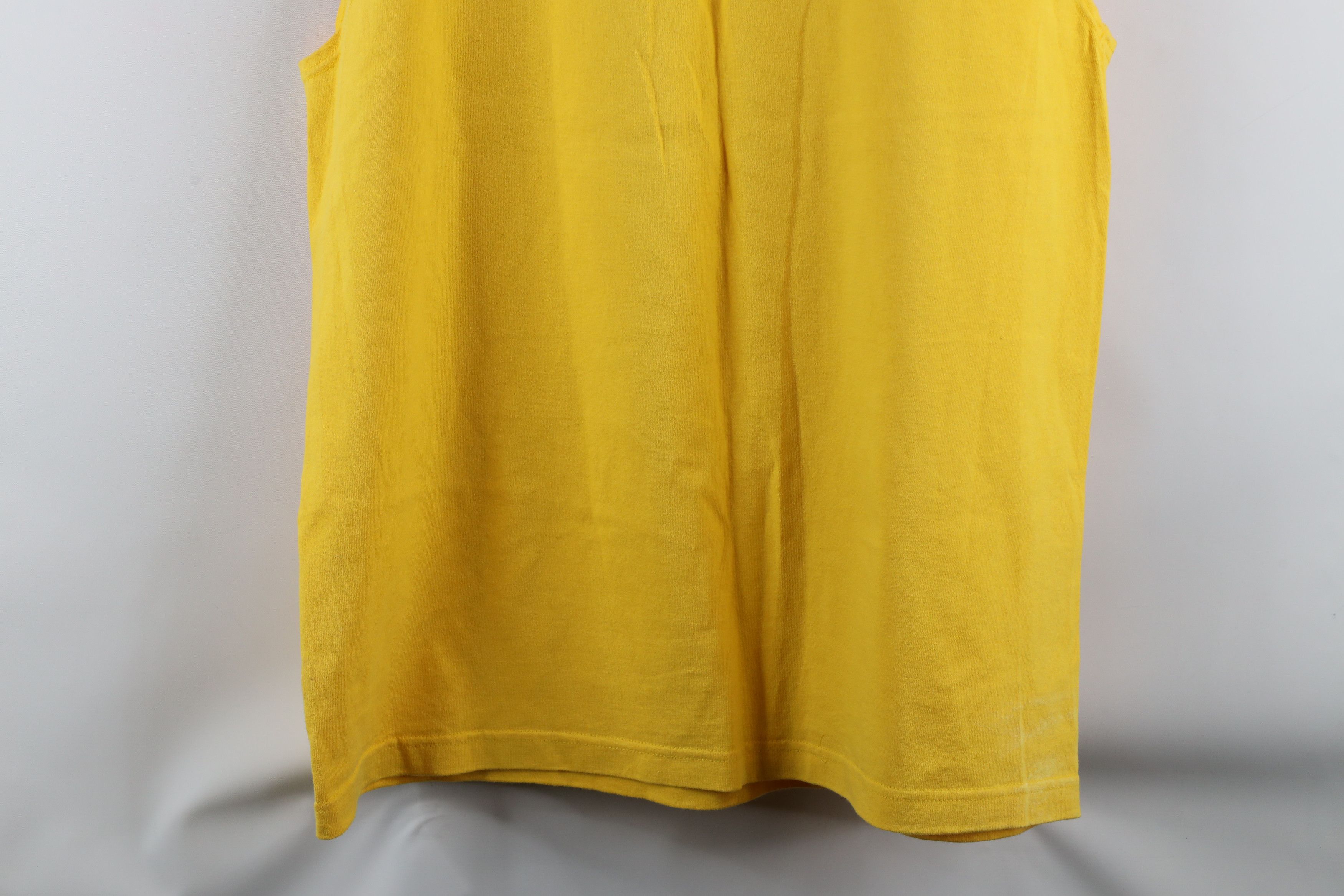 Vintage Vintage 90s Streetwear Sleeveless Muscle T-Shirt Yellow USA Size US XL / EU 56 / 4 - 9 Thumbnail