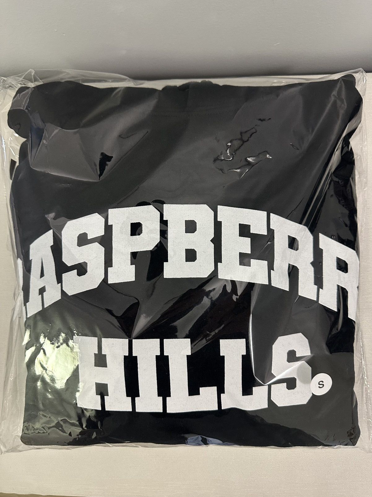 The GV Gallery Raspberry OG Black Hoodie (S) Size US S / EU 44-46 / 1 - 3 Thumbnail
