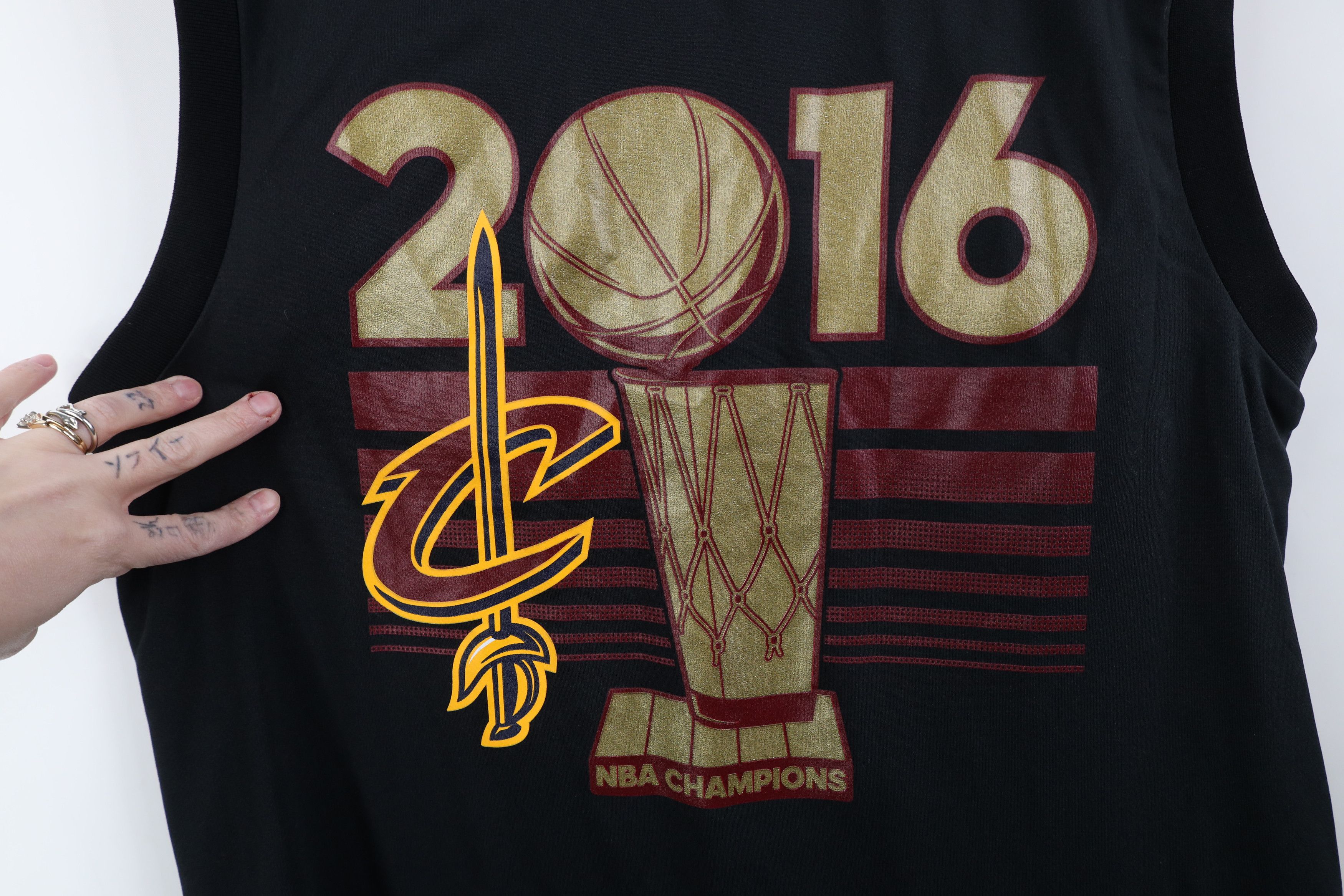 Adidas Adidas 2016 NBA James Cleveland Cavaliers Basketball Jersey Size US M / EU 48-50 / 2 - 5 Thumbnail