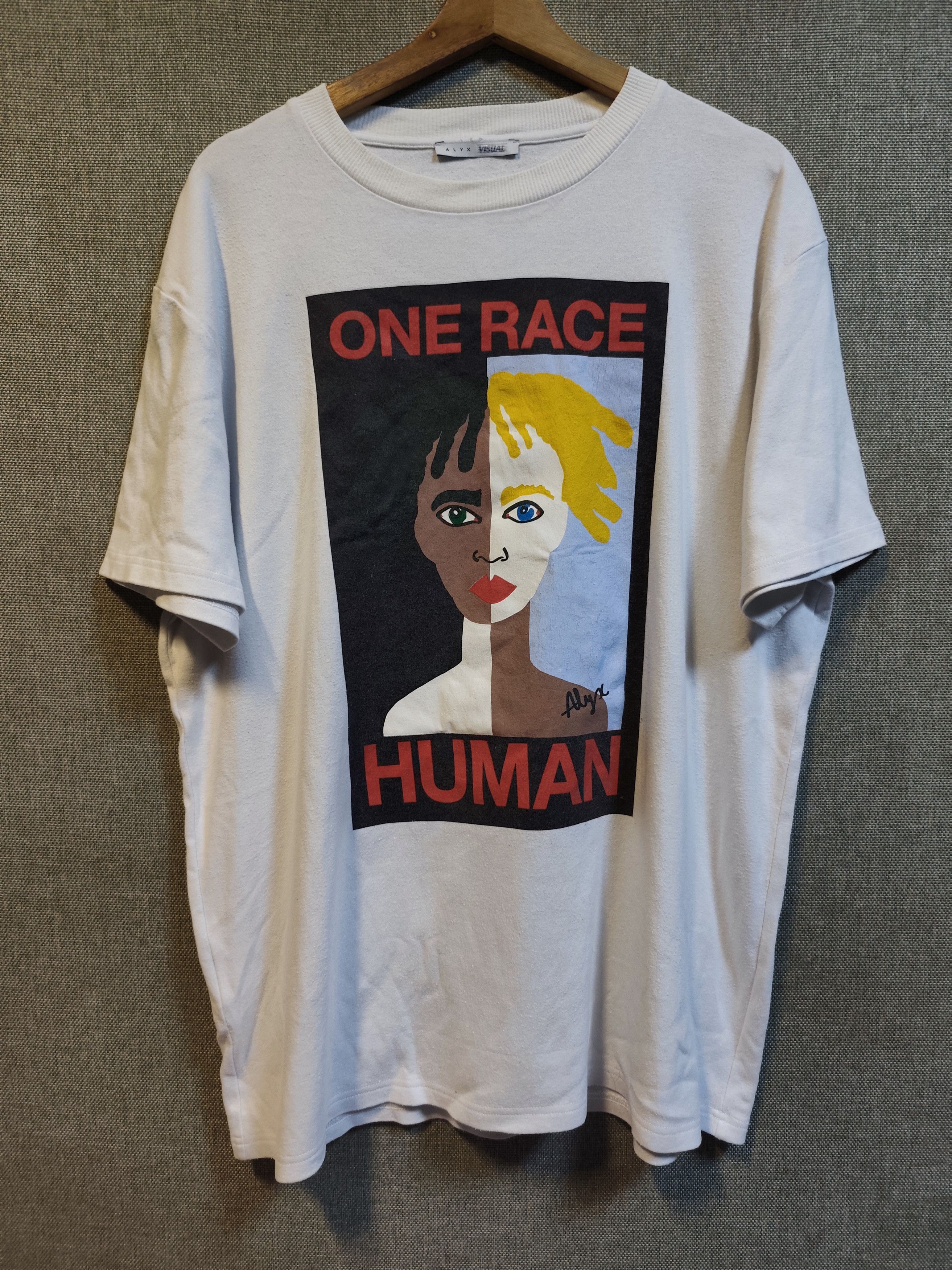 1017 ALYX 9SM 1017 ALYX 9SM Alyx Visual "One Race Human" Graphic T-Shirt Size US XL / EU 56 / 4 - 1 Thumbnail