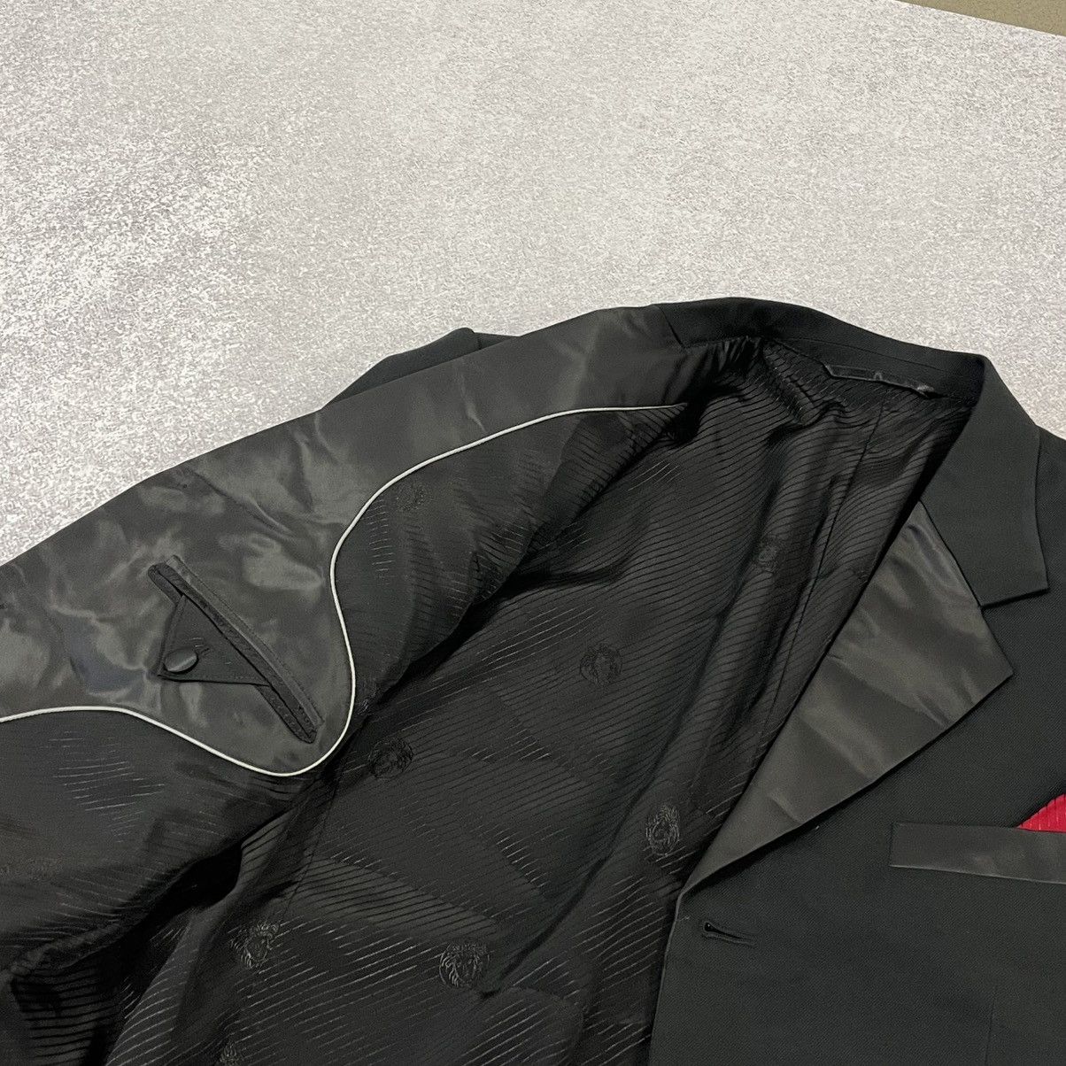 Vintage Black and red Versace vintage blazer jacket Size 46L - 6 Thumbnail