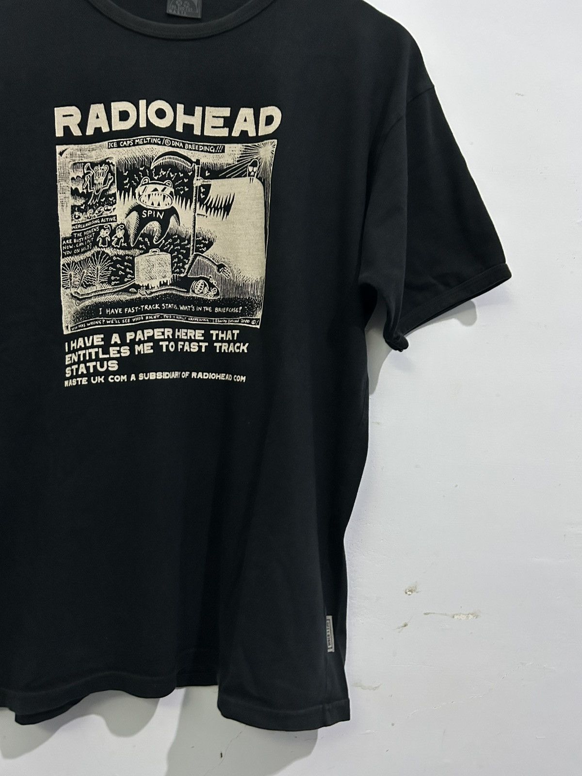 Band Tees 🔥RARE🔥 Vintage Radiohead stanley donwood 00s the bends Size US L / EU 52-54 / 3 - 3 Thumbnail