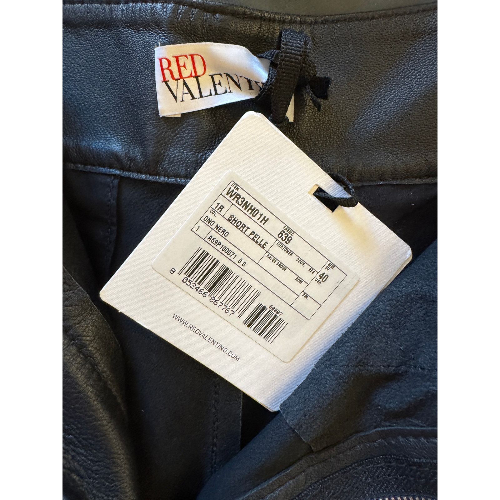 RED Valentino Red Valentino NWT Black Soft Leather Pleated Shorts Size 26" / US 2 / IT 38 - 7 Thumbnail