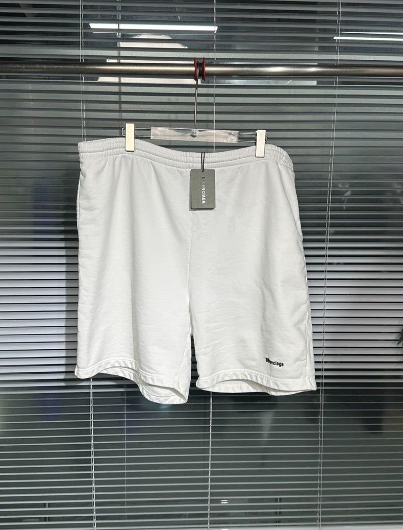 Balenciaga Balenciaga size M White + embroidered logo + shorts Size US 27 - 1 Thumbnail