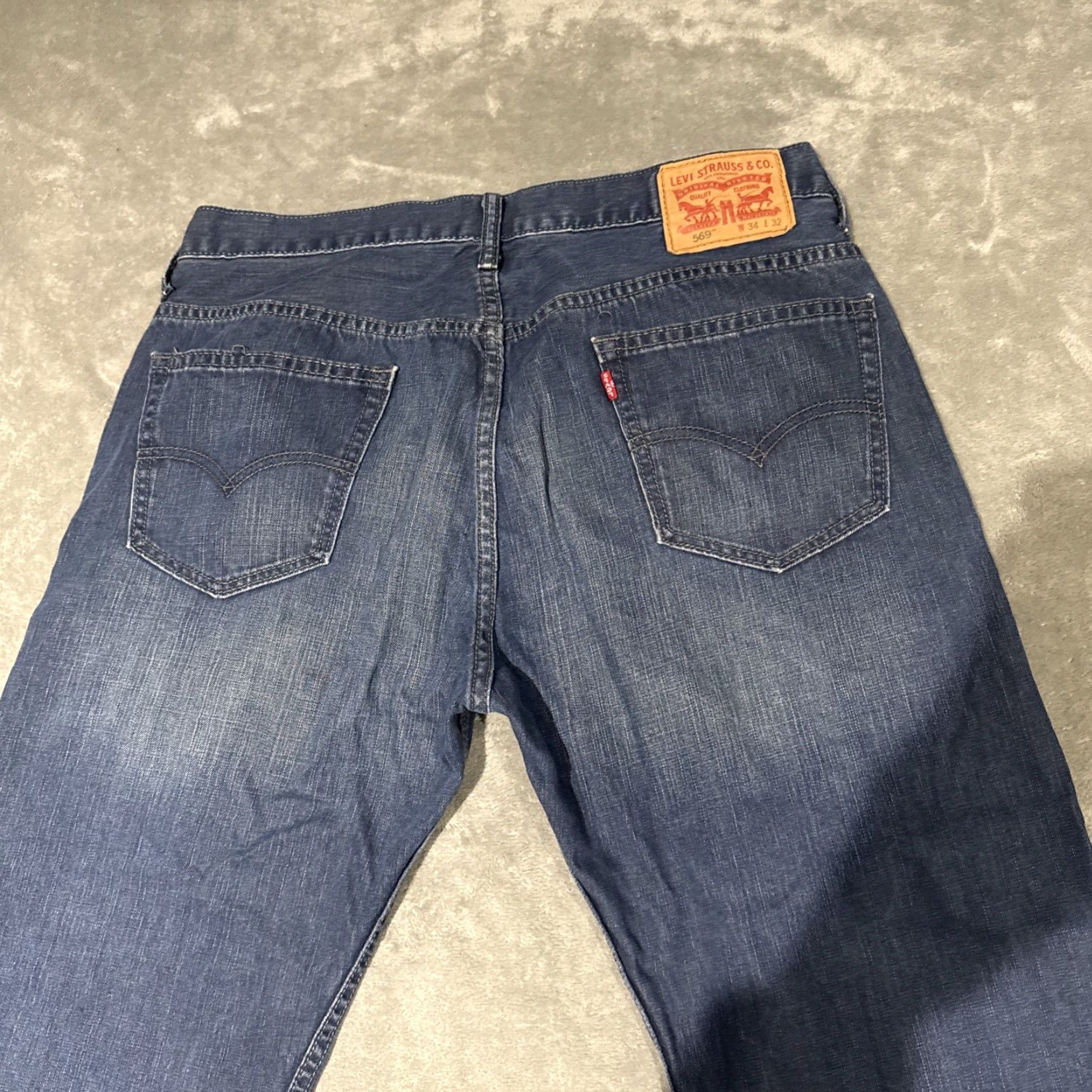 Levi's VINTAGE Levi's 569 Jeans Mens 34x31 Blue Medium Wash Relaxed Straight Baggy USA Logo 90s Womens? Size US 34 / EU 50 - 7 Thumbnail