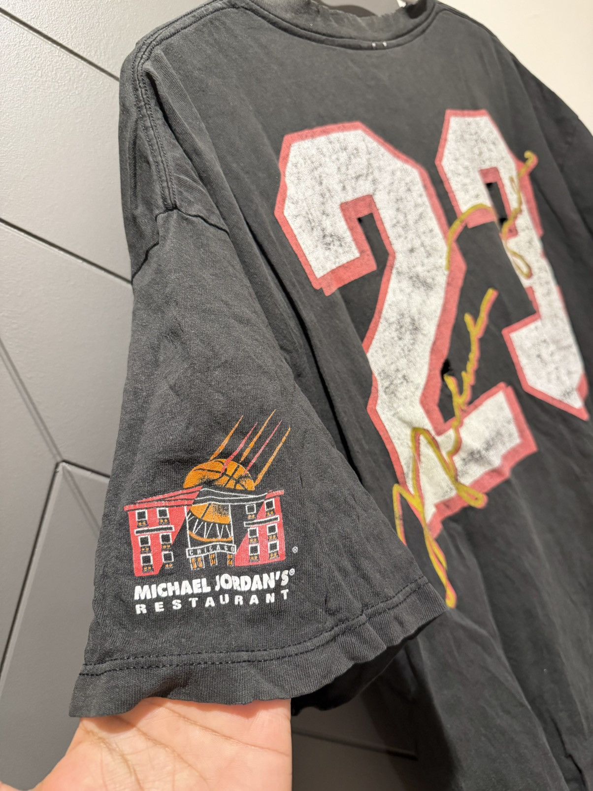 Nike Vintage 1990’s Michael Jordan The Restaurant Tee Size US L / EU 52-54 / 3 - 2 Thumbnail