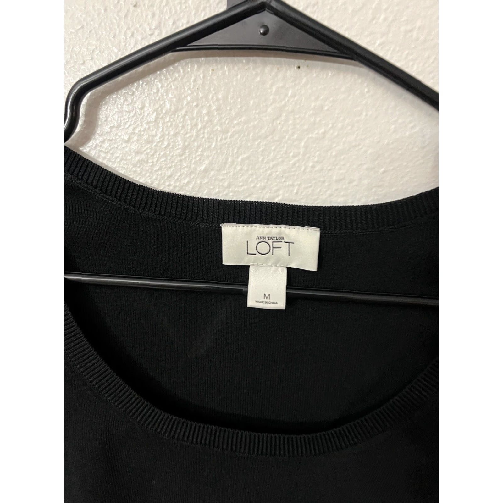 Ann Taylor Vintage Ann Taylor Loft Women's T-Shirt Medium Black Scoop Neck Short Sleeve Rayon Nylon Casual Size M / US 6-8 / IT 42-44 - 2 Thumbnail