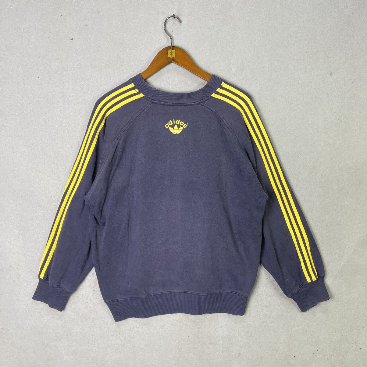 Adidas Vintage Adidas Trefoil Crewneck Sweatshirt Size US M / EU 48-50 / 2 - 7 Thumbnail