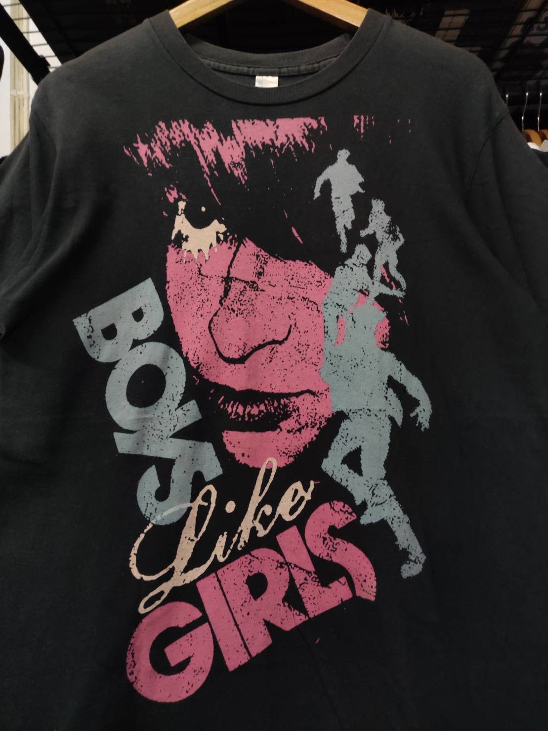 Band Tees Vtg 00's Boys Like Girls Band Big Print Art T-Shirt Size US M / EU 48-50 / 2 - 1 Thumbnail