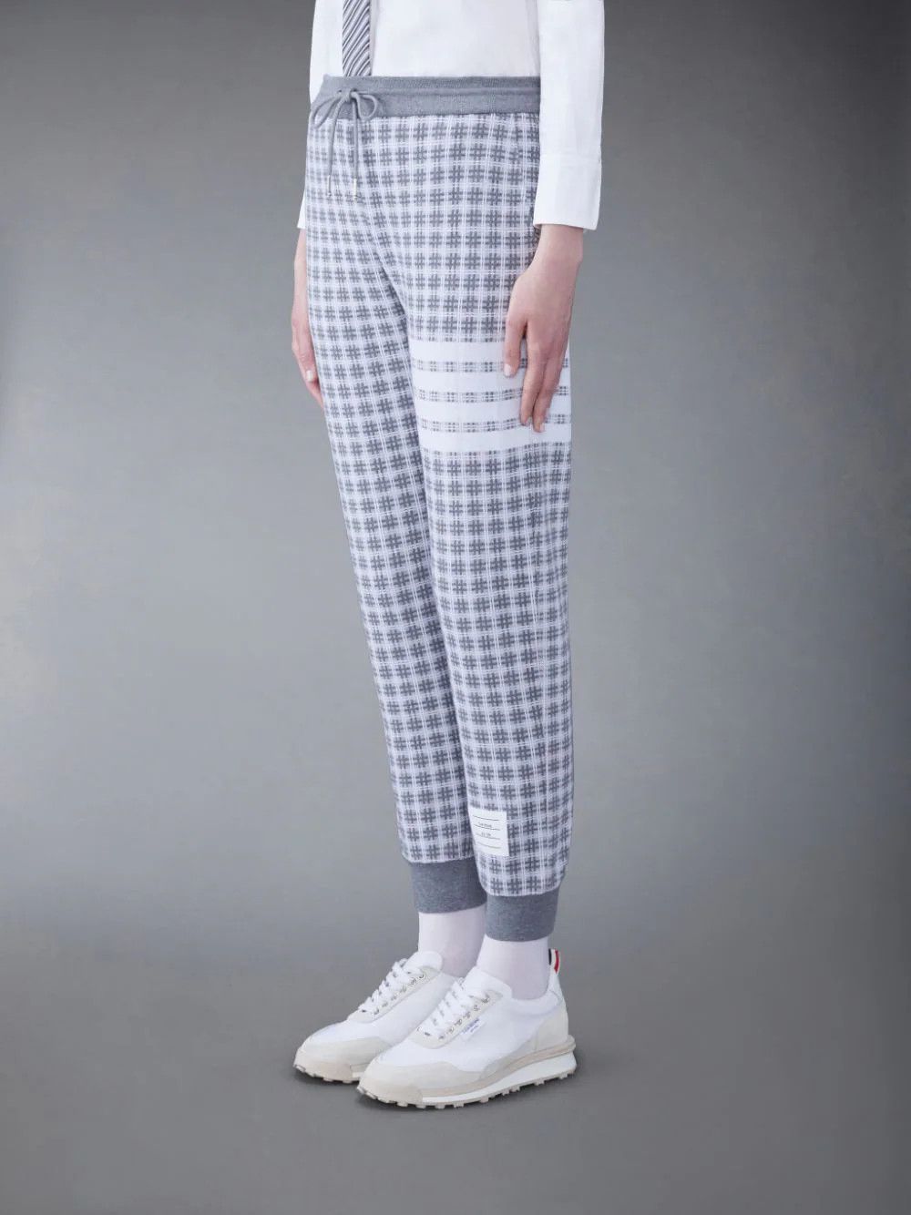 Thom Browne o1s22i1n0924 Check Knit 4-Bar Joggers in Grey Size 26" / US 2 / IT 38 - 2 Thumbnail