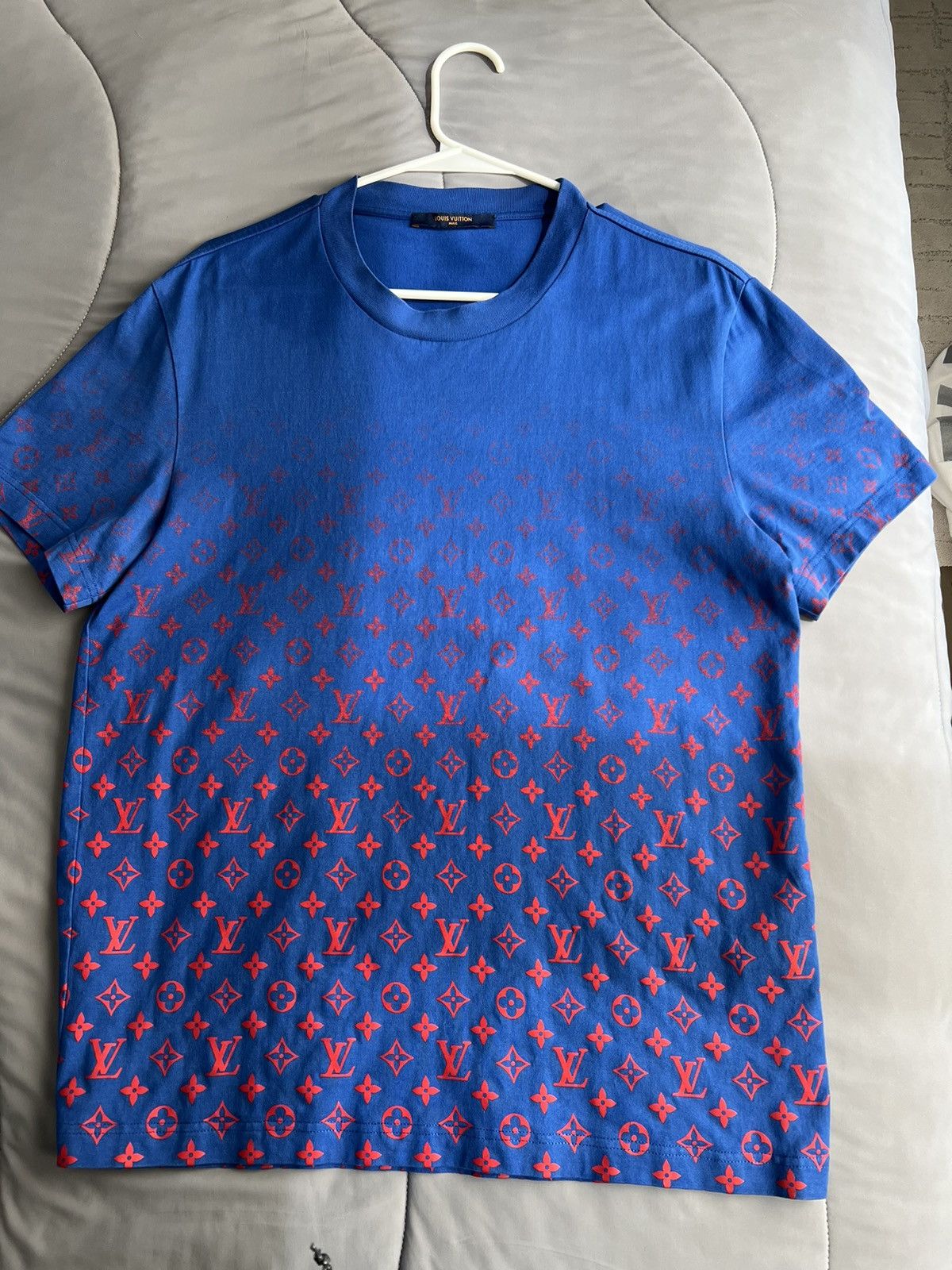 LOUIS VUITTON ルイヴィトン　Tシャツ　モノグラムグラディエント半袖 LOUIS VUITTON】ルイヴィトン『モノグラム グラディエント T