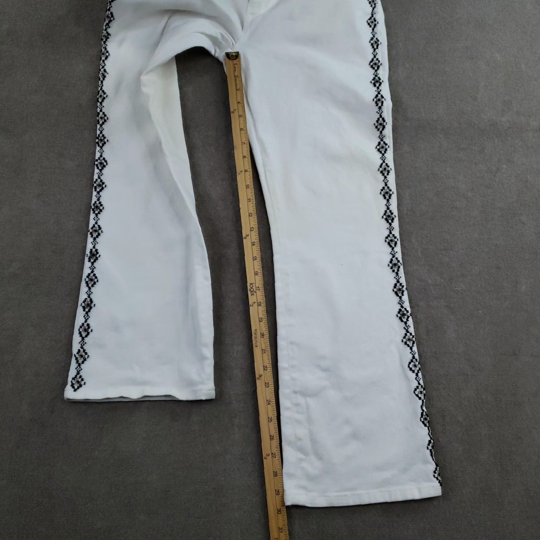 Ralph Lauren Ralph Lauren Jeans Co. Jeans Women 10 White High Rise Beaded Bootcut Shirt? Size 32" / US 10 / IT 46 - 2 Thumbnail