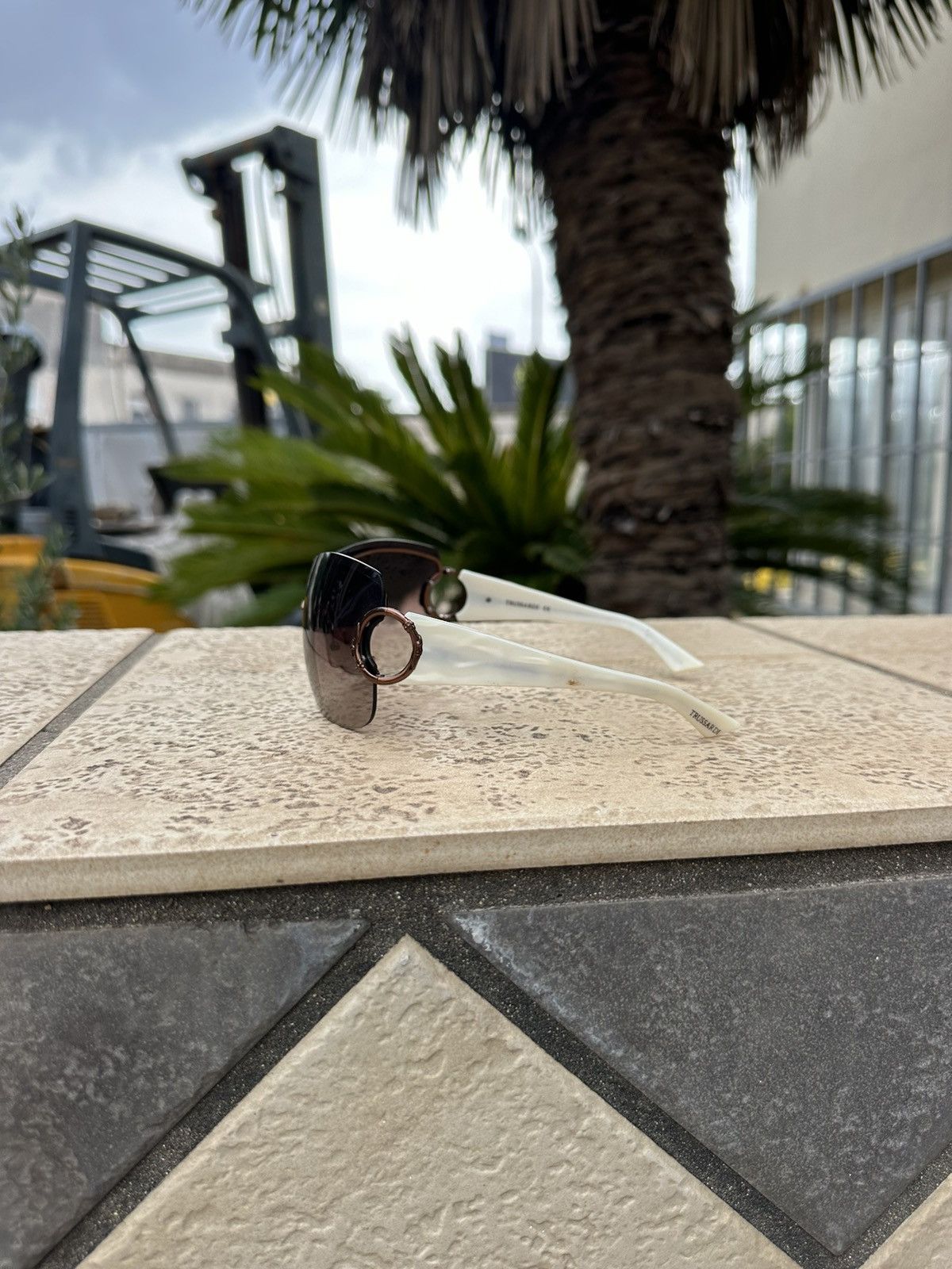 Trussardi Trussardi Sunglasses White TE 21132 Size ONE SIZE - 3 Thumbnail