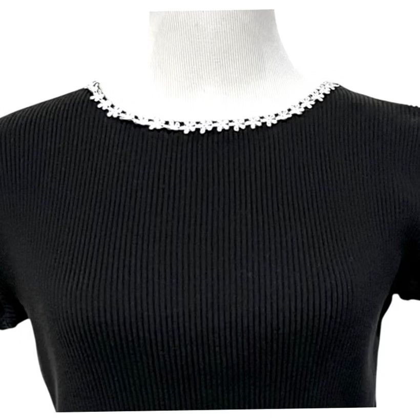 Vintage VINTAGE 90s Womens Top Blouse 100% Cotton Ribbed Knit w/ Daisies at Neckline Sz M Black Womens Dark Cotton 90s Flower Grunge Delia’s Mens? Size M / US 6-8 / IT 42-44 - 2 Thumbnail
