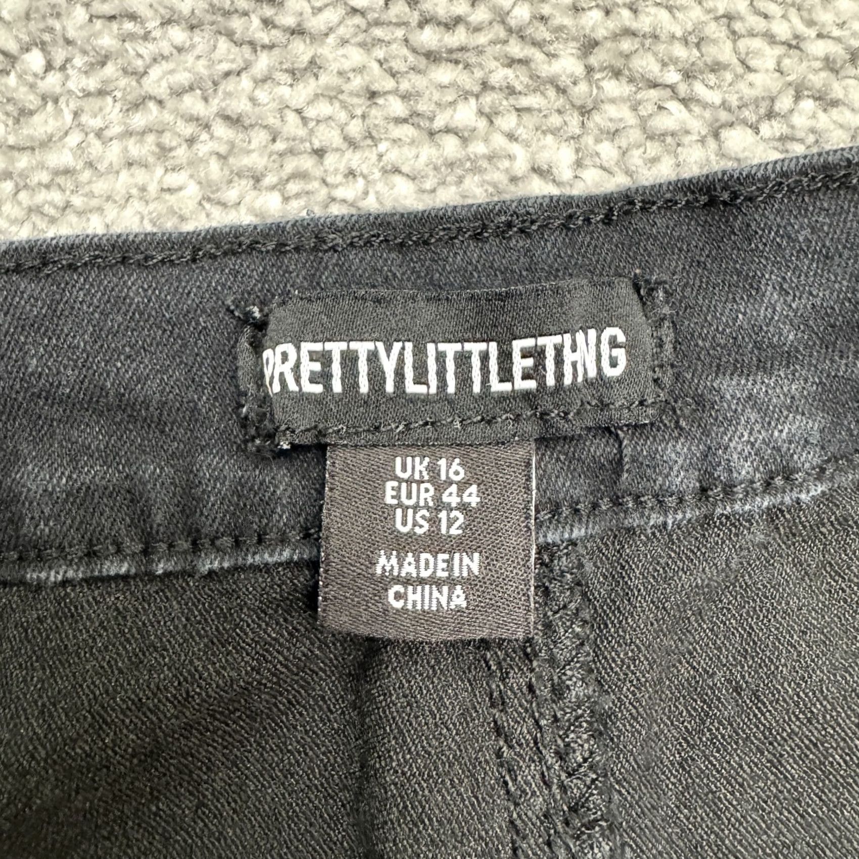 PrettyLittleThing Prettylittlething Denim Skirt Womens 12 Black Mini A-Line Casual Stretch Pockets Size 34" / US 12 / IT 48 - 3 Thumbnail