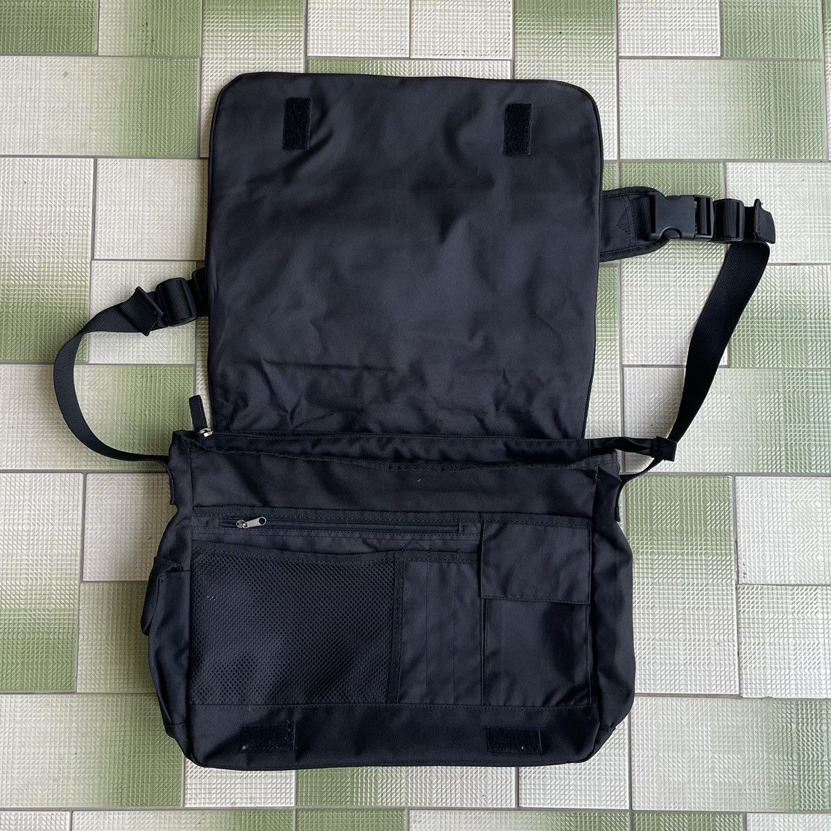 Japanese Brand × Punk and Yo 🔥 RARE STREET FASHION UNITED GARMENTS MESSENGER BAG Size ONE SIZE - 6 Thumbnail
