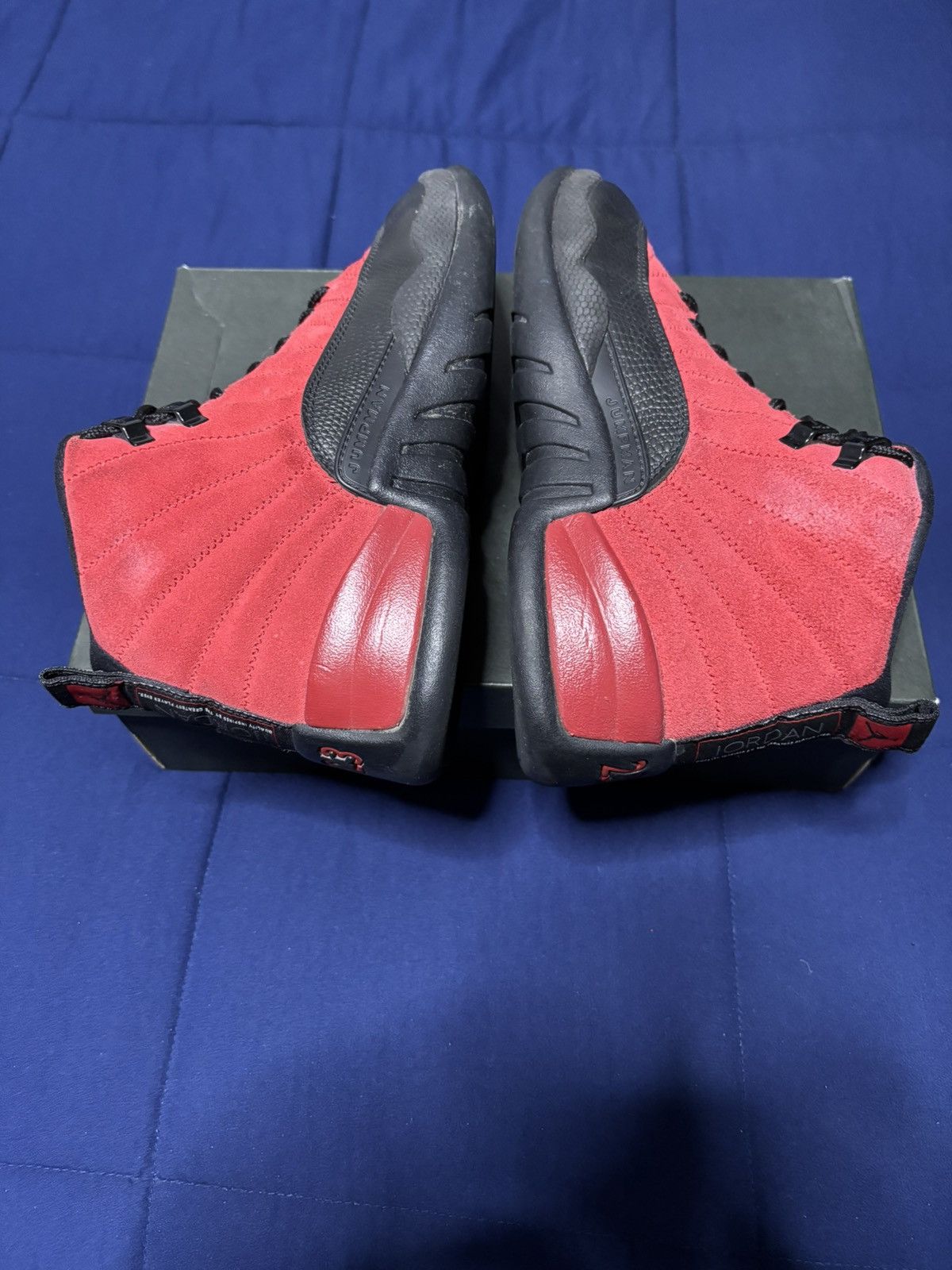 Jordan Brand Jordan 12 Retro Reverse Flu Game 2020 Size 9 Size US 9 / EU 42 - 2 Thumbnail
