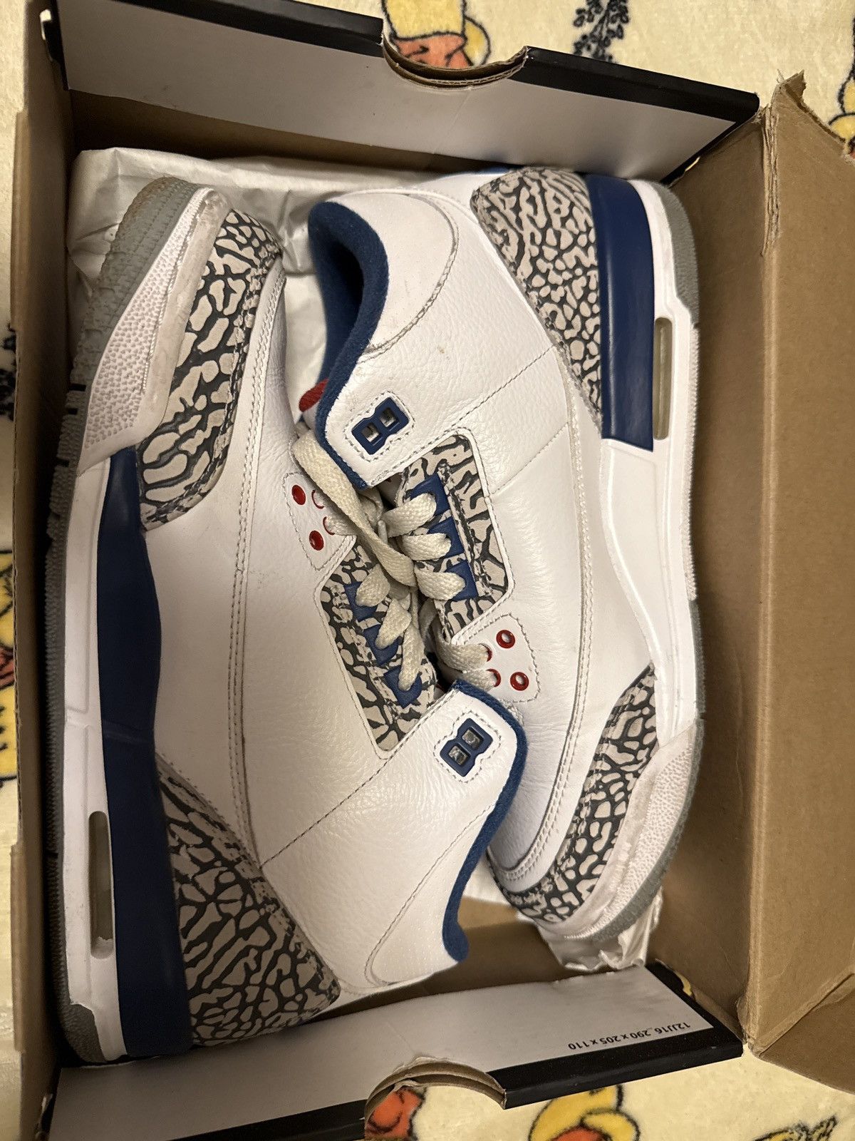 Jordan Brand Blue White and Red 3’s Size US 7 / EU 40 - 6 Thumbnail