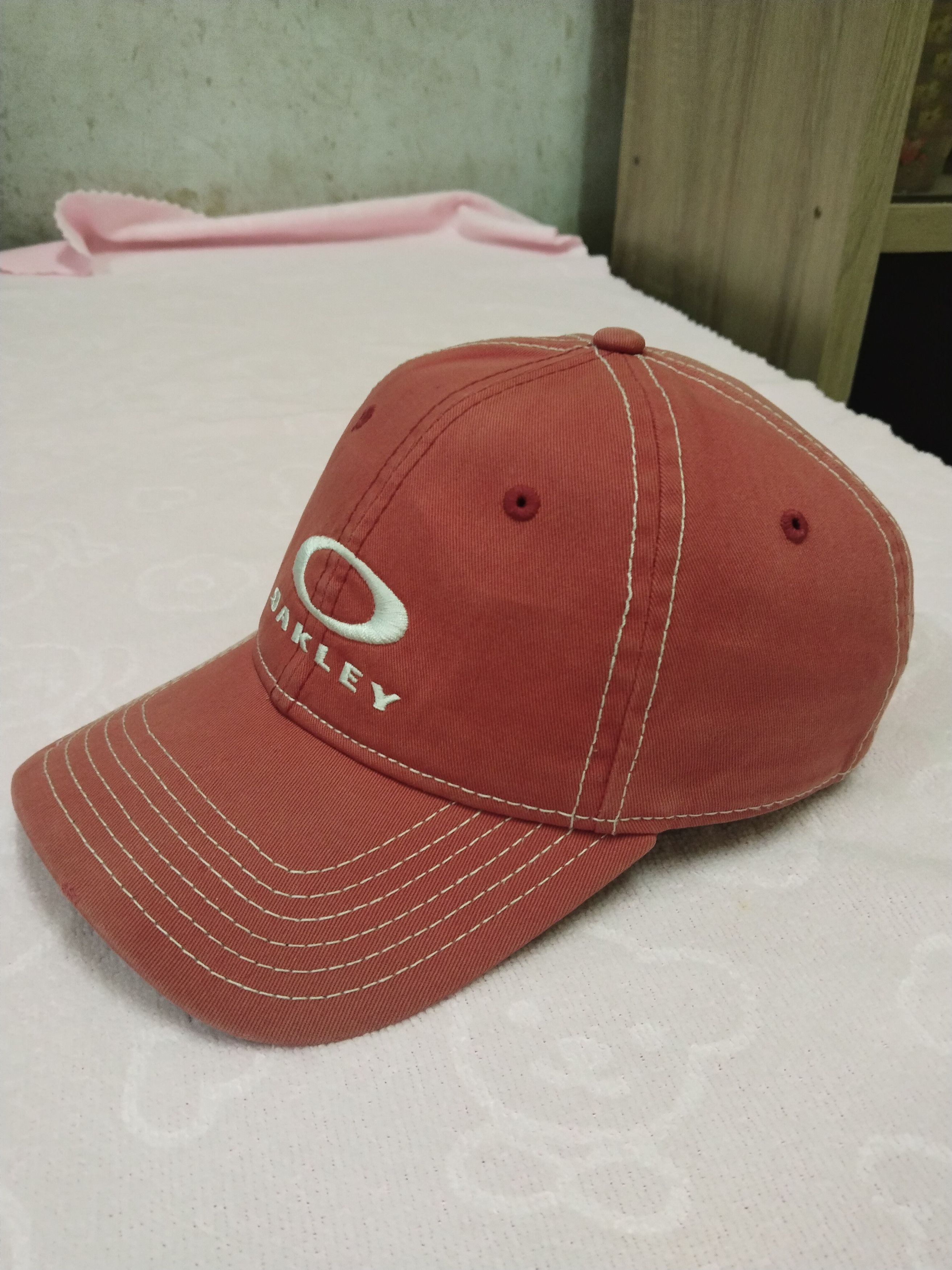 Oakley × Vintage VINTAGE SUN FADED OAKLEY RED POLO CAP Size ONE SIZE - 3 Thumbnail