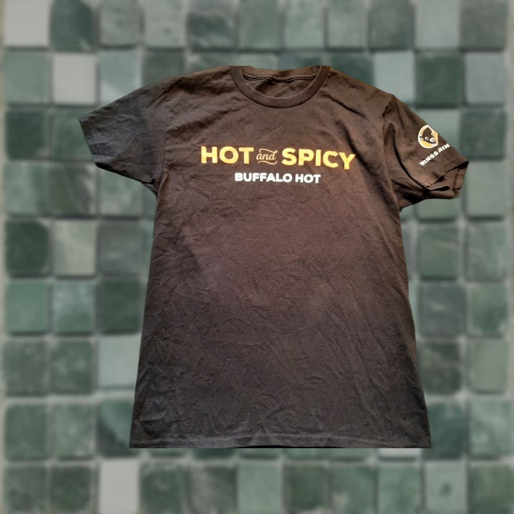 Vintage Buffalo Wings & Rings Restaurant Employee Shirt Adult Small S Black Hot & Spicy Shirt Size US S / EU 44-46 / 1 - 1 Thumbnail