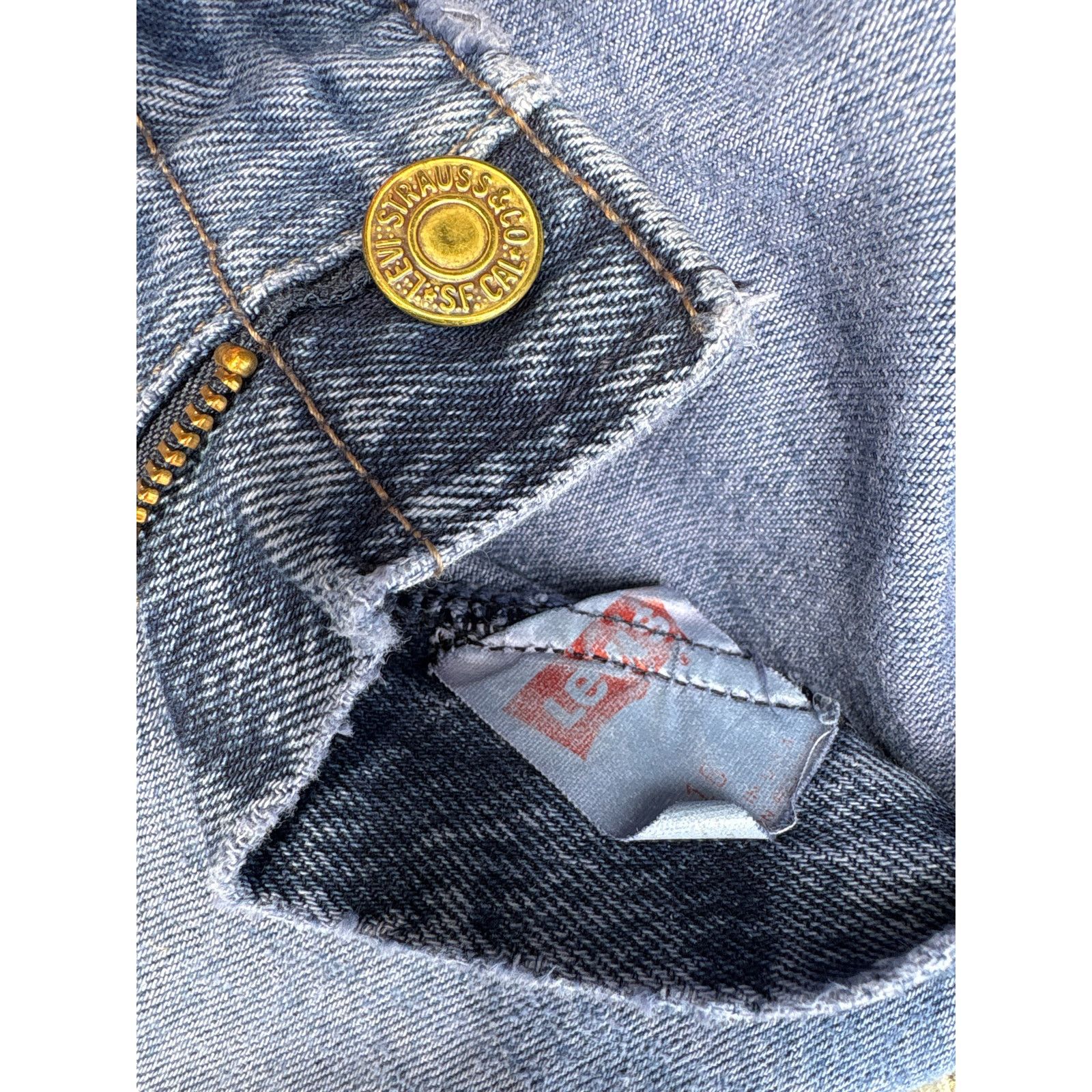 Levi's Vintage 80s Brown Tab Levi's 569 womens size 15 thrashed Size 30" / US 8 / IT 44 - 2 Thumbnail