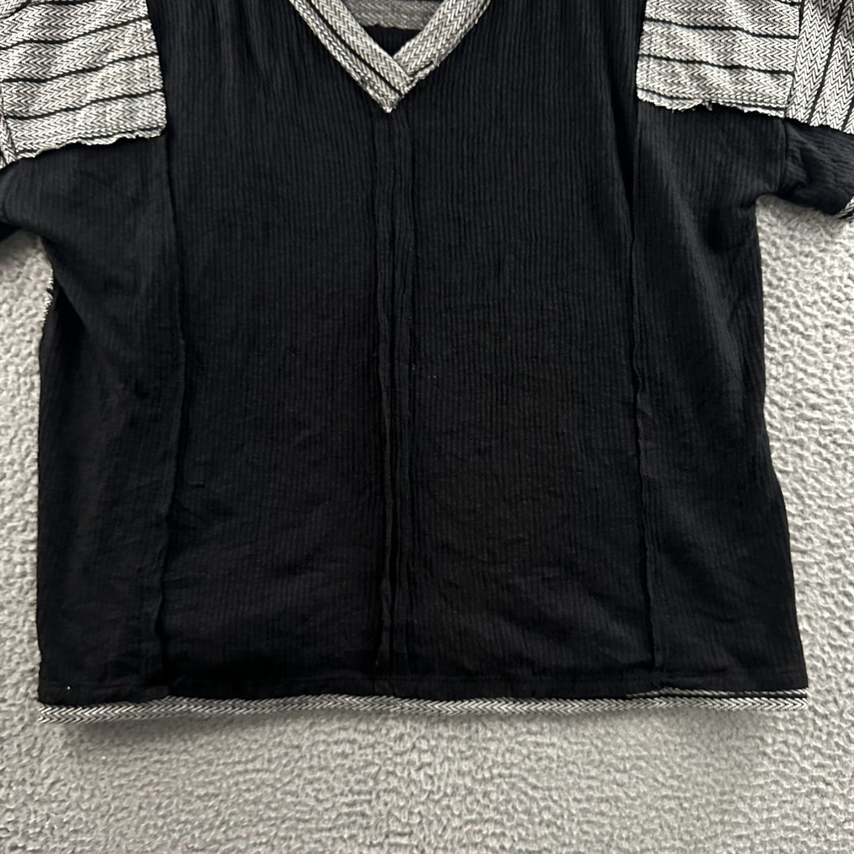 BKE BKE Womens Top Multicolor Short Sleeve V-Neck Rayon Blend Pieced Edge Top M Medium Size M / US 6-8 / IT 42-44 - 3 Thumbnail