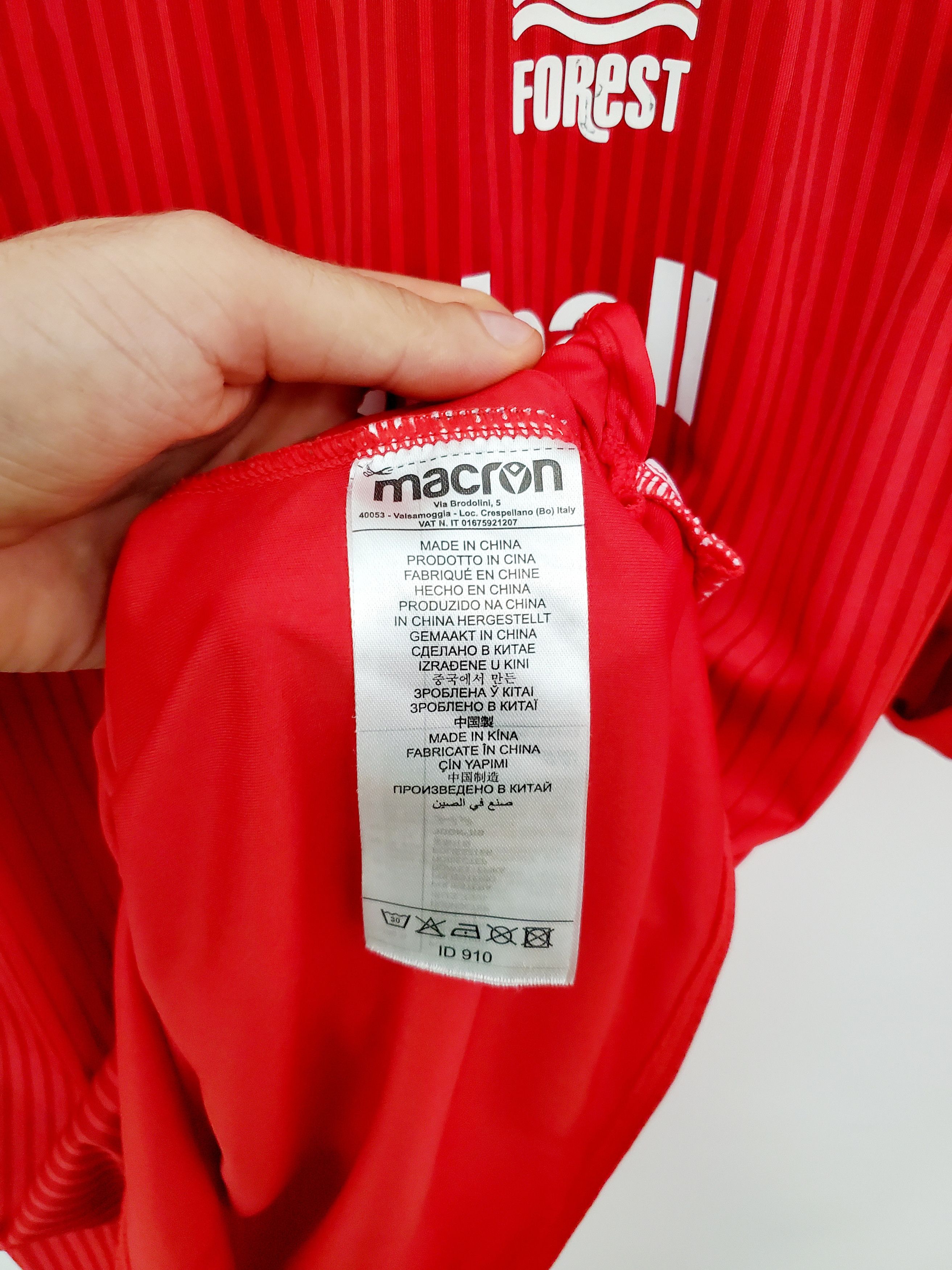 Macron Nottingham Forest 2019/2020 Home jersey perfect condition L Size US L / EU 52-54 / 3 - 5 Thumbnail