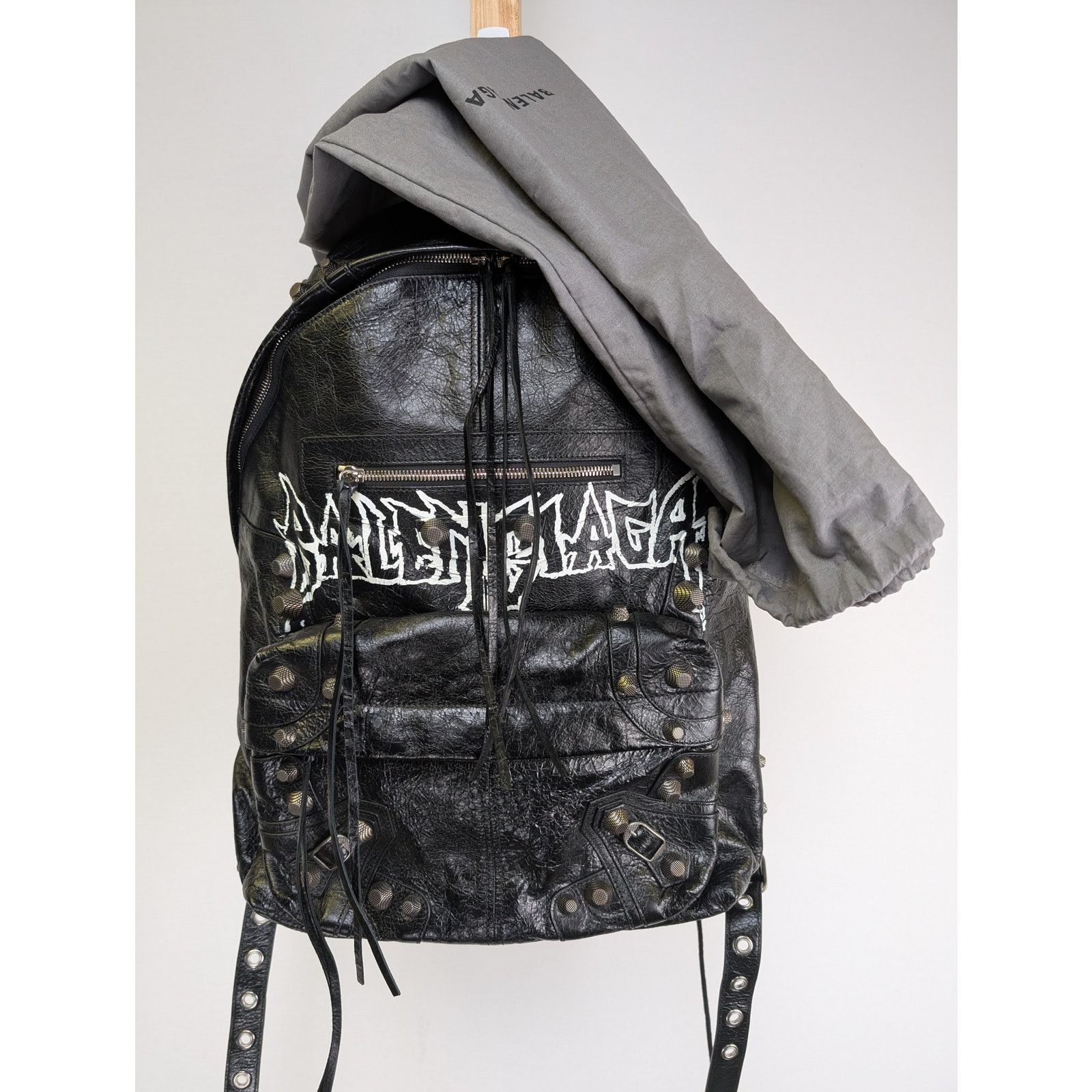 Balenciaga o1rshd1 Size: OS / LE Cagole Backpack in Black Size ONE SIZE - 15 Thumbnail