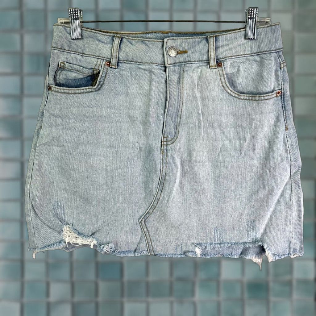 Vintage Wild Fable Denim Jean Mini Skirt Womens Size 8 Blue 30X16 Fringe Distressed Size 30" / US 8 / IT 44 - 1 Thumbnail
