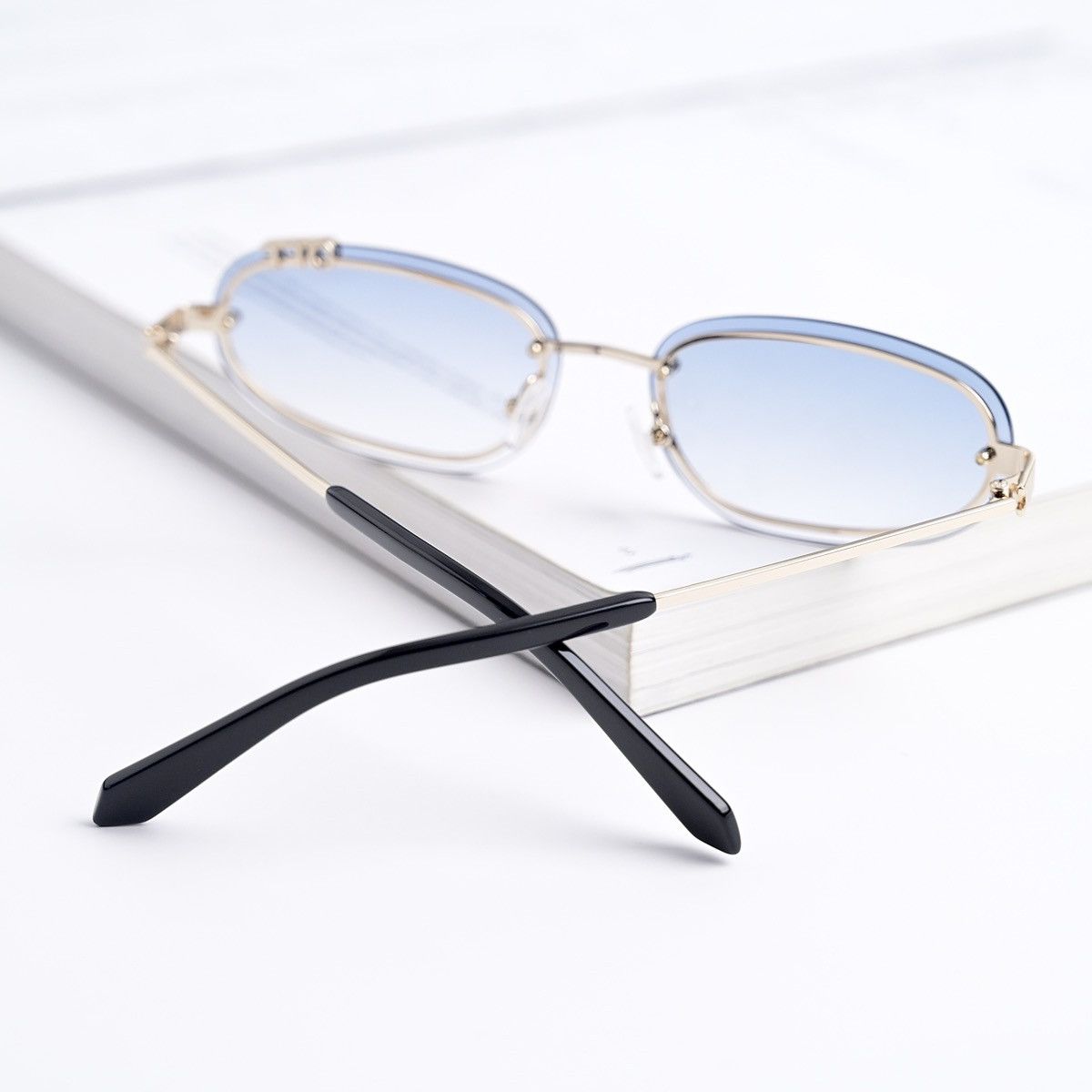 Off-White OFF WHITE MIAMI GOLD GRADIENT BLUE SUNGLASSES Size ONE SIZE - 12 Thumbnail