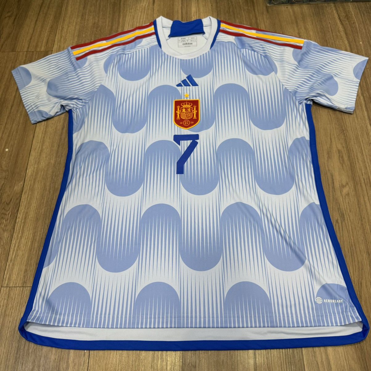 Adidas Spain 22/23 away shirt #7 Morata Size US XL / EU 56 / 4 - 1 Thumbnail