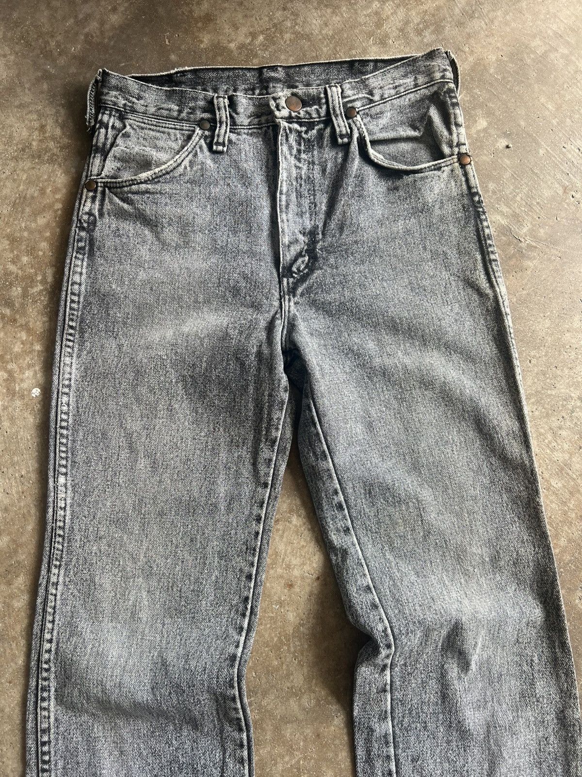 Wrangler VINTAGE WRANGLER GALACTIC WASH DISTRESSED DENIM JEANS Size US 28 / EU 44 - 4 Thumbnail