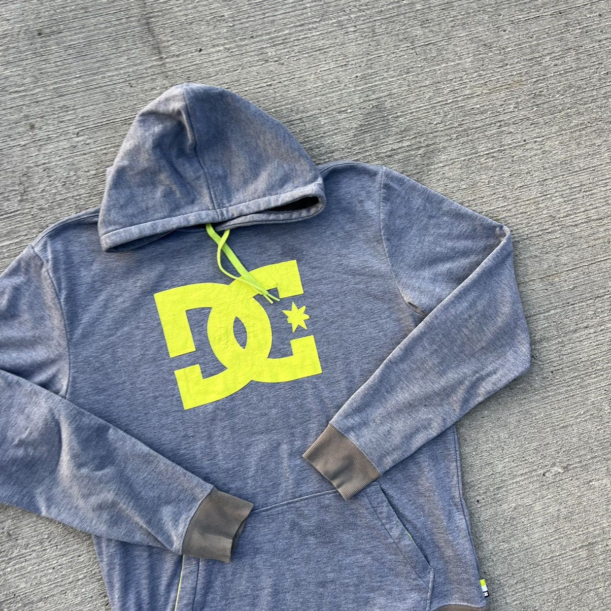 DC × Vintage Y2K DC Shoes Big Logo Hoodie Size US XL / EU 56 / 4 - 4 Thumbnail