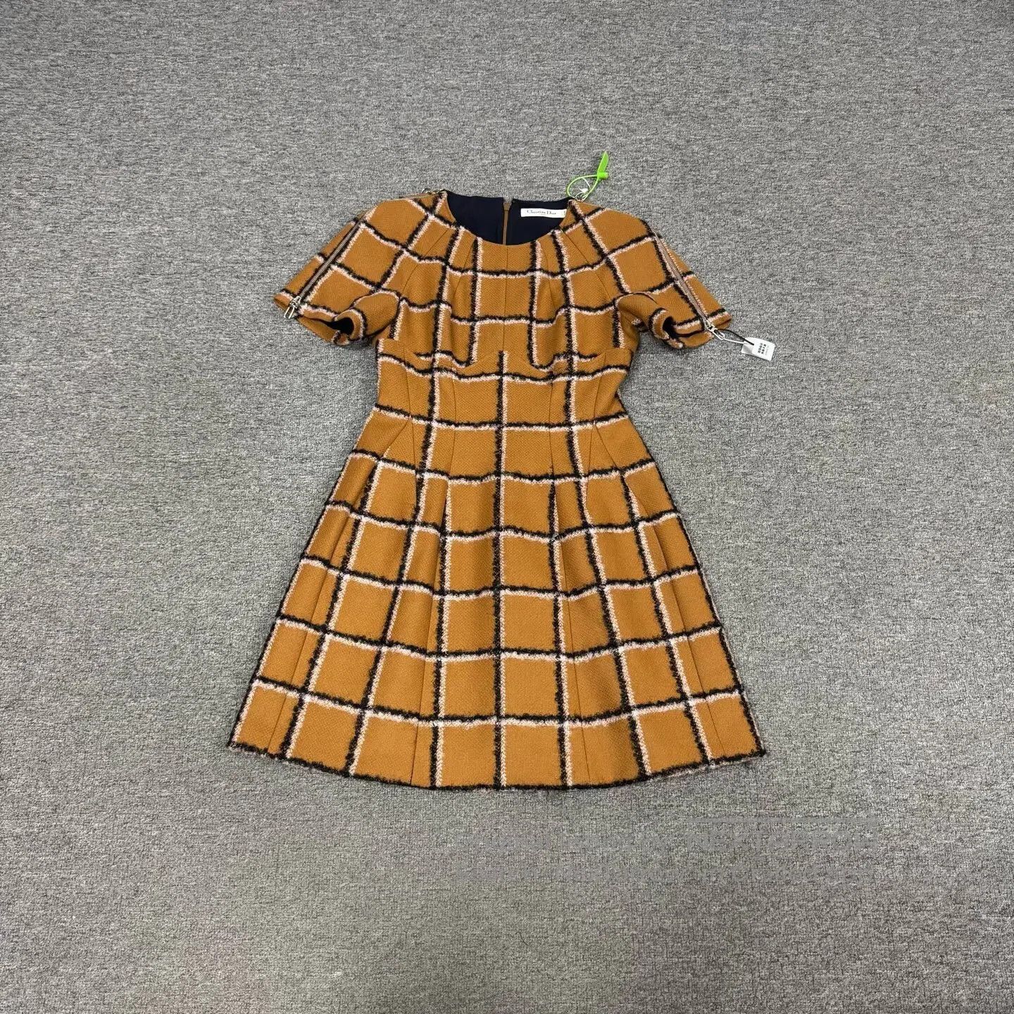 Dior Dior Checkered wool short-sleeved dress| Size M / US 6-8 / IT 42-44 - 1 Thumbnail