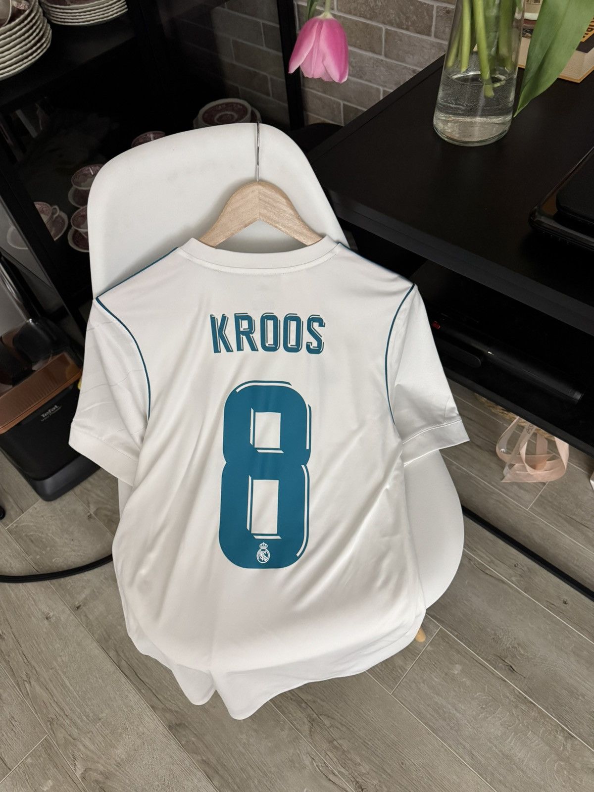 Adidas Adidas Real Madrid Toni Kroos 8 2017 2018 Home Jersey Size US S / EU 44-46 / 1 - 11 Thumbnail