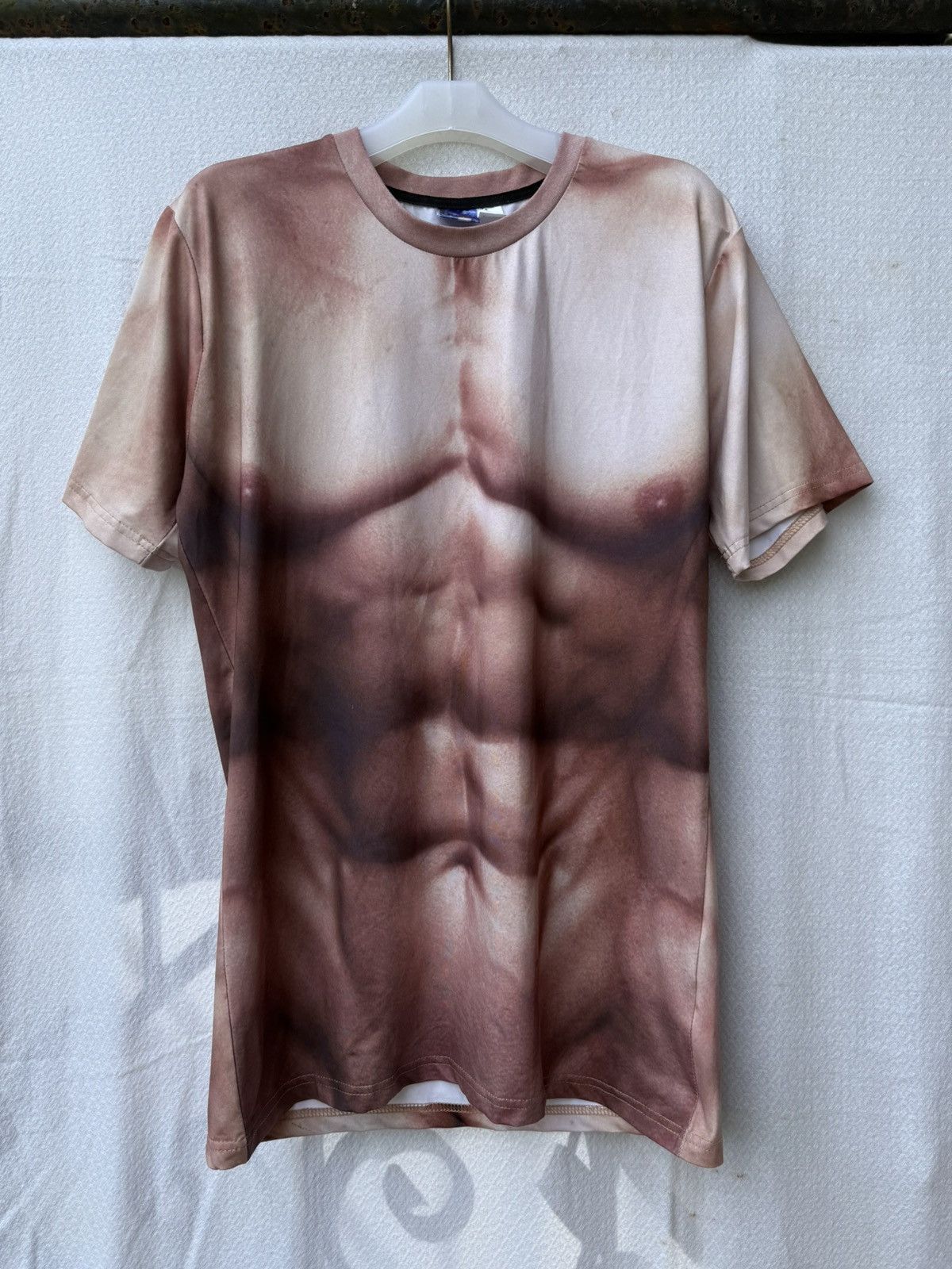Body six pack style jpg tee