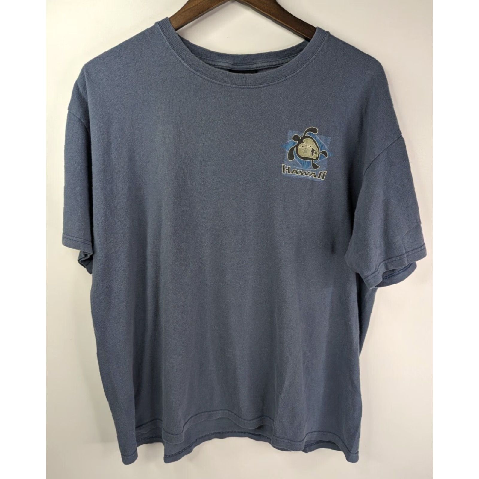 Vintage VINTAGE Performance Surfwear Shirt Unisex Adults XL Blue Crew Neck Short Sleeve Cotton T-Shirt Turtle Map Hawaii Island Life Pacific Ocean Theme Size US XL / EU 56 / 4 - 3 Thumbnail
