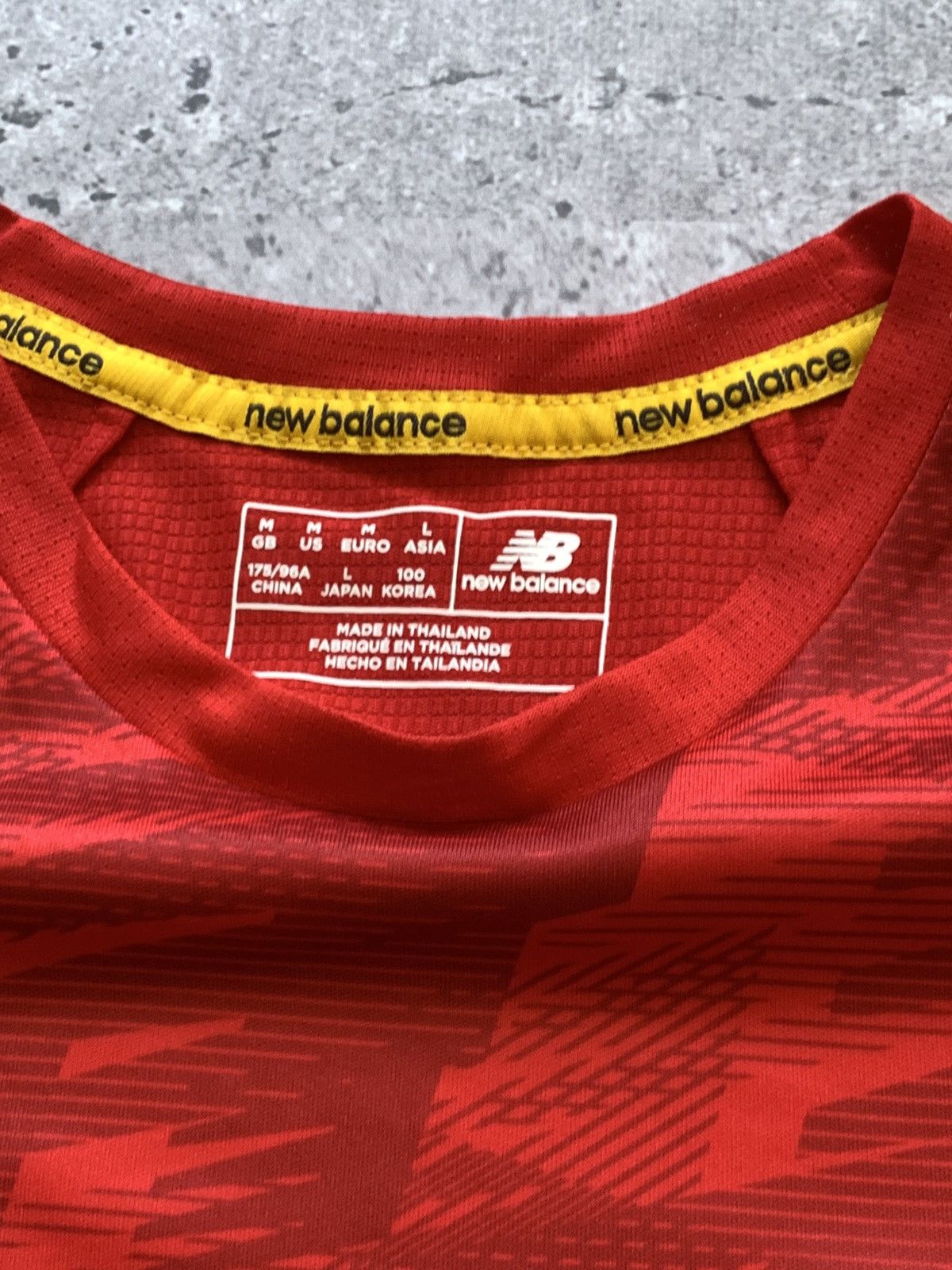 New Balance 🔥NEW BALANCE LIVERPOOL TRAINING SOCCER FOOTBALL JERSEY Size US M / EU 48-50 / 2 - 7 Thumbnail