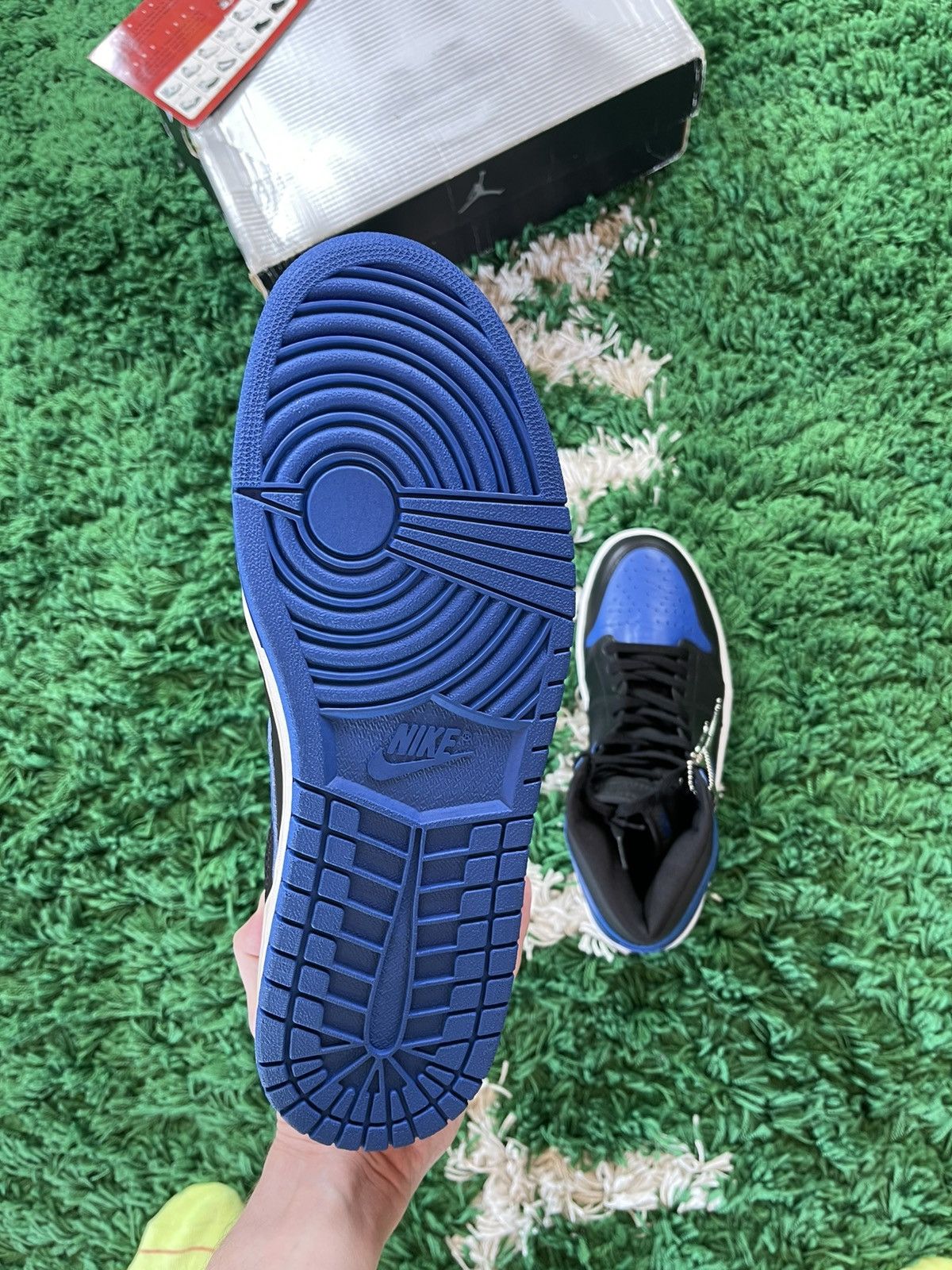 Jordan Brand × Nike [BRAND NEW] 2001 Jordan 1 High Black Royal Blue Size US 10.5 / EU 43-44 - 6 Thumbnail