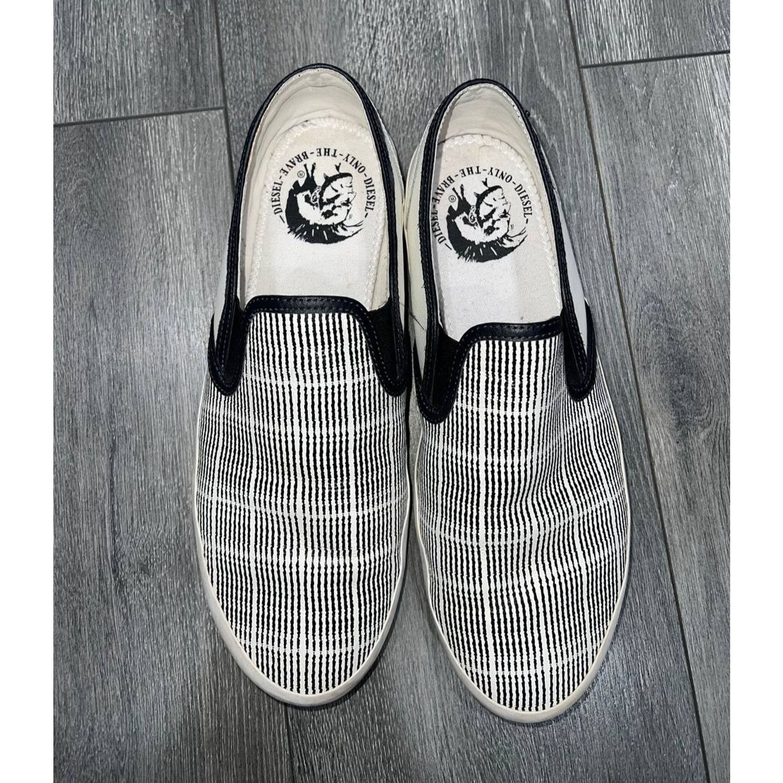 Diesel DIESEL Men's White striped leather Sneakers 10.5 S000058 Size US 9.5 / EU 42-43 - 1 Thumbnail