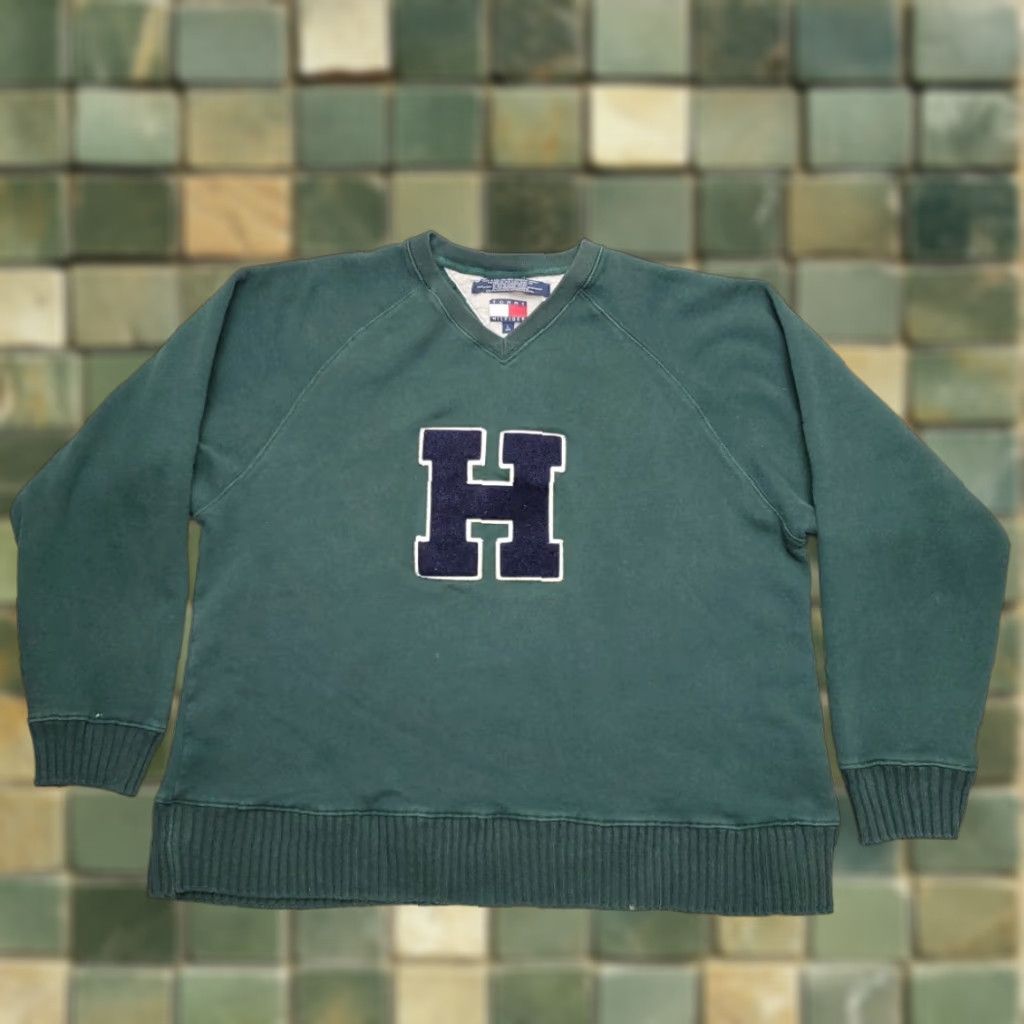 Tommy Hilfiger VINTAGE Tommy Hilfiger Sweater Mens L Green Chenille V-neck Pullover USA Casual 90s Mens Size US L / EU 52-54 / 3 - 1 Thumbnail