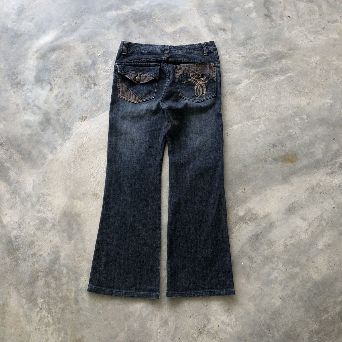 Japanese Brand Flare CAROUGE Rare Embroidered Flower Design Jeans Size US 29 - 2 Thumbnail