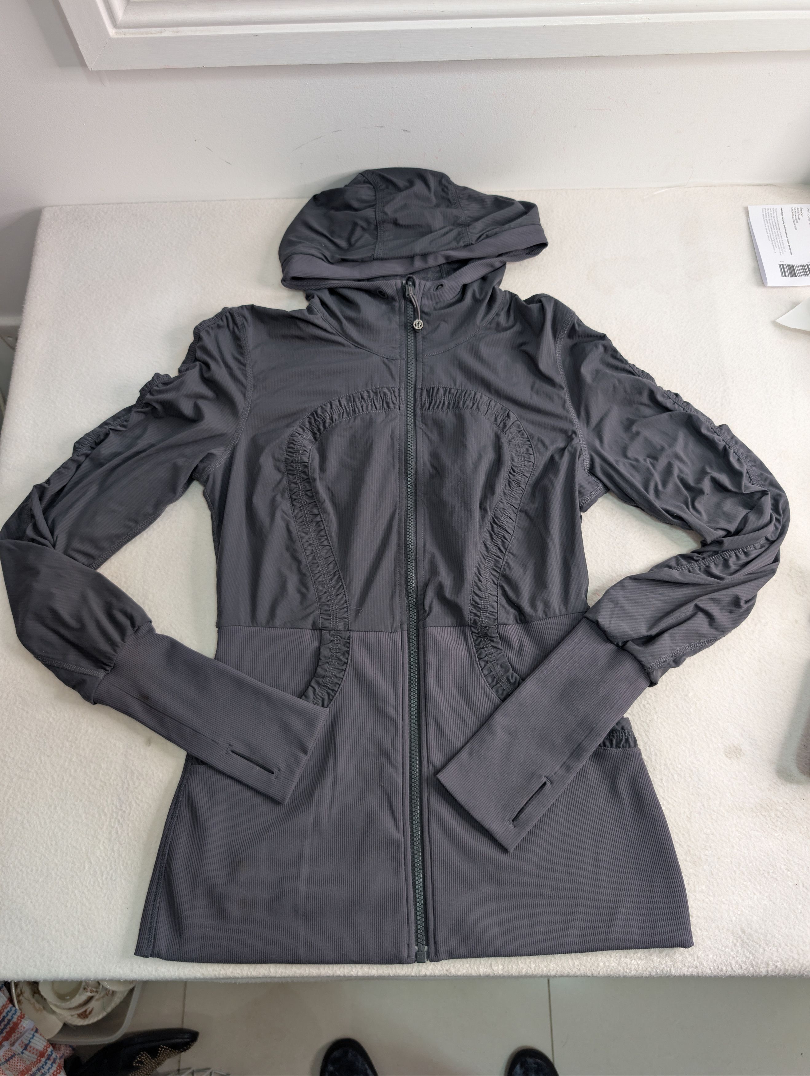 Lululemon Lululemon Pure Balance Jacket Size 8 (AU 12) Grey Size M / US 6-8 / IT 42-44 - 2 Thumbnail