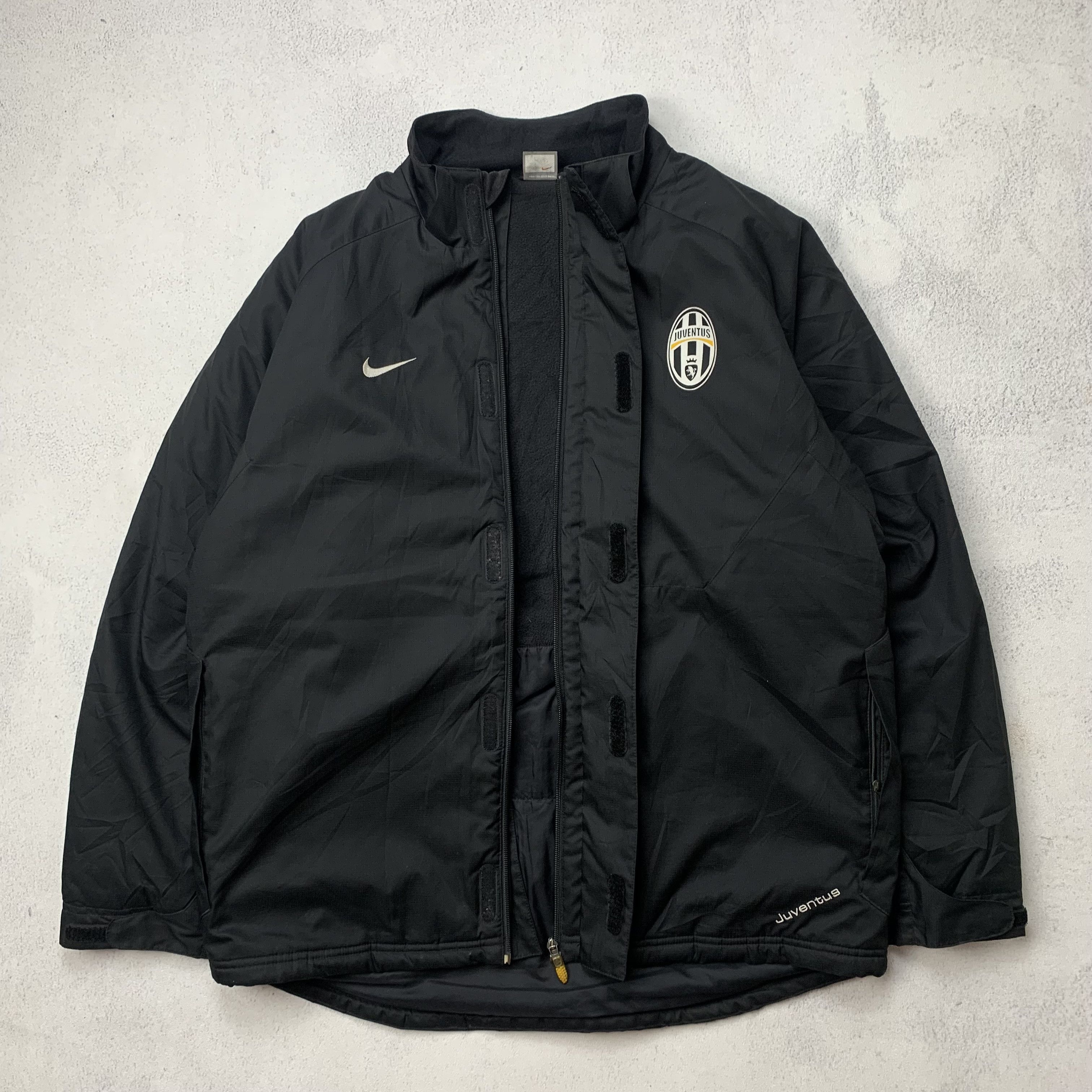 Nike Vintage Nike Juventus Puffer Jacket Size US L / EU 52-54 / 3 - 7 Thumbnail