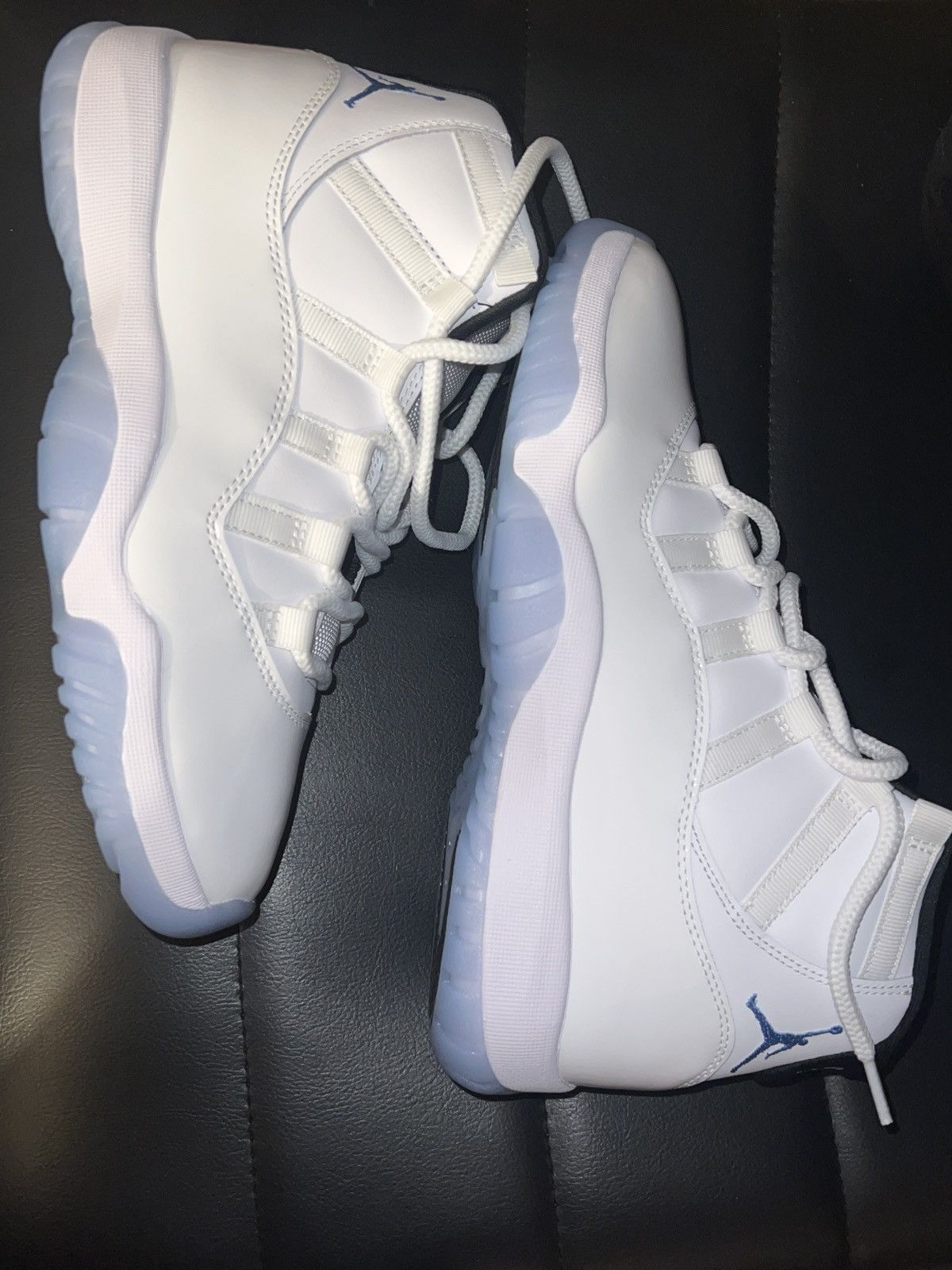 Jordan Brand Air Jordan 11 retro Size US 7.5 / EU 40-41 - 2 Thumbnail