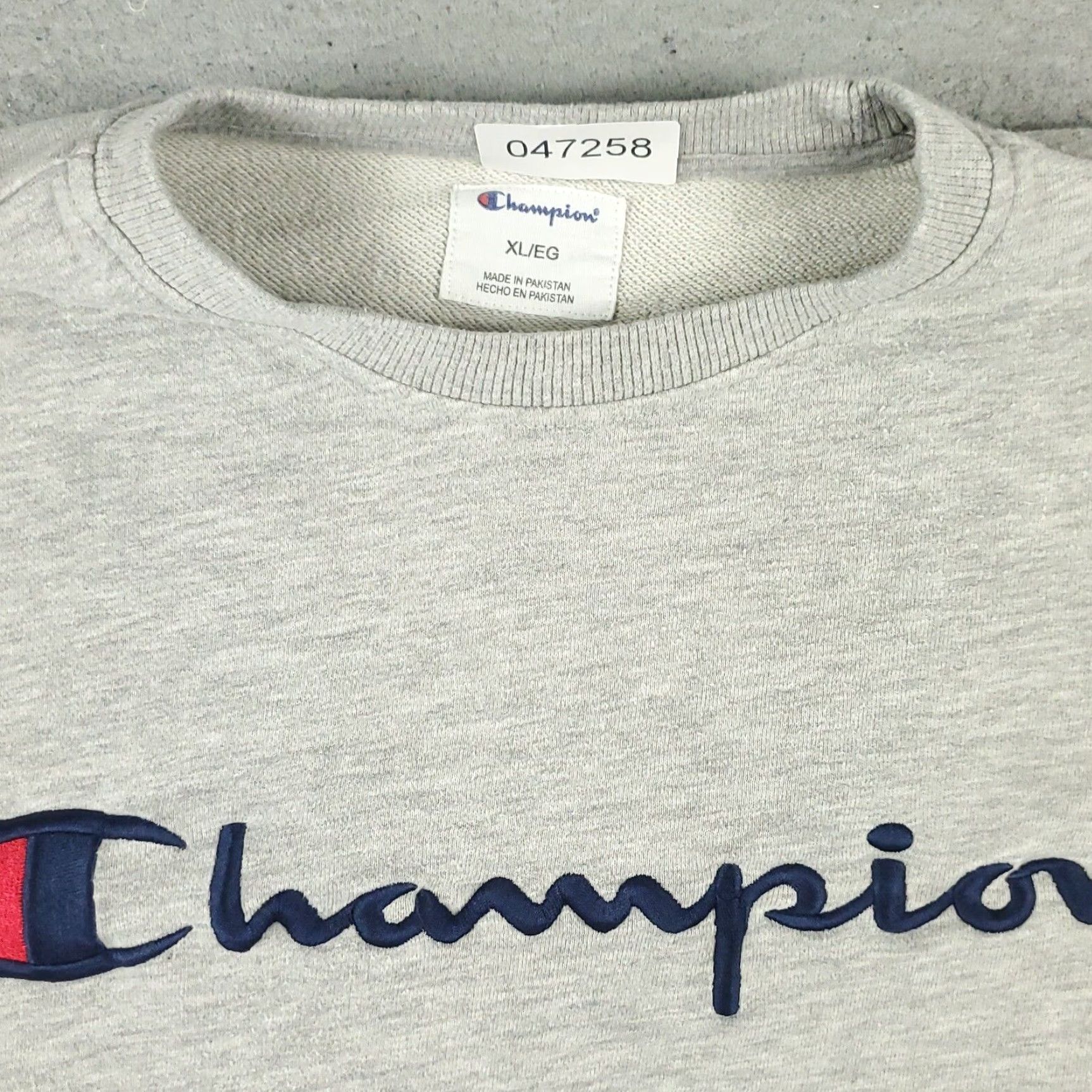 Champion Champion Mens XL Gray Pullover Sweater Crew Neck Cotton Blend Long Sleeve Size US XL / EU 56 / 4 - 2 Thumbnail