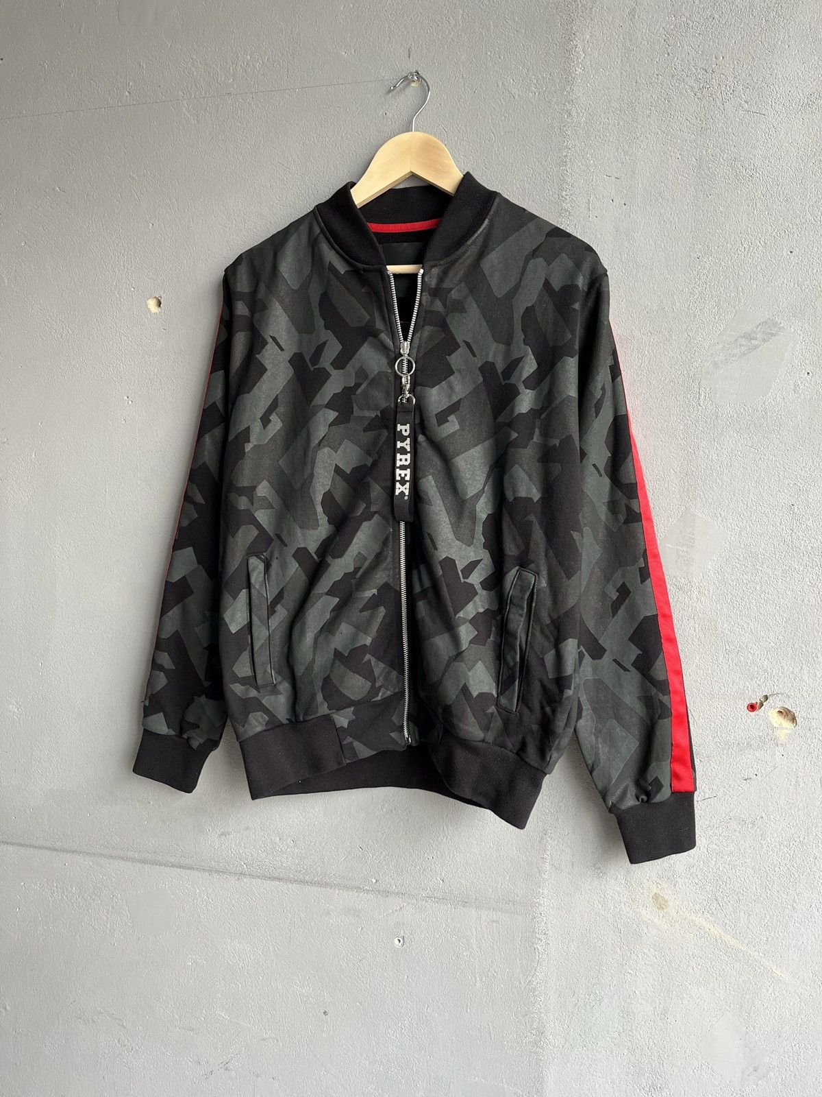 image of Pyrex Vision x Virgil Abloh Pyrex Virgil Abloh Cotton Full Zip Bomber Y2K Size M in Camo, Men's