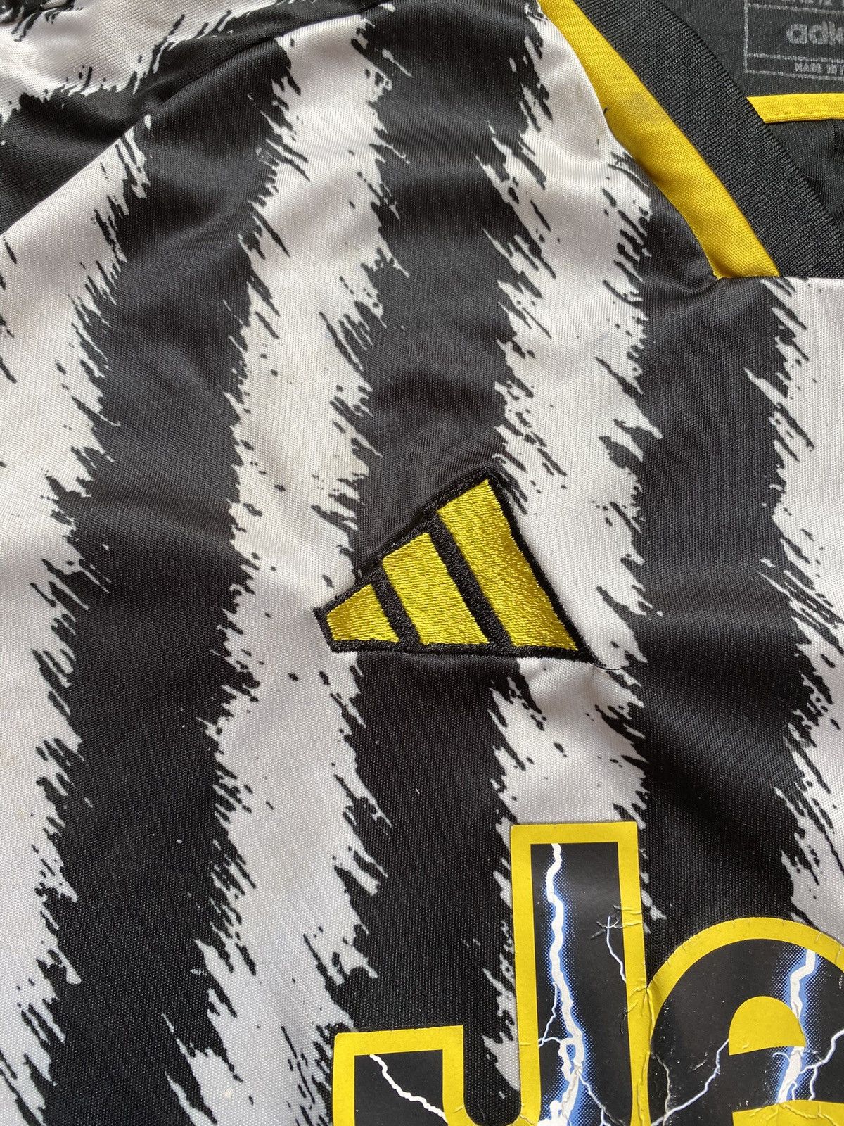 Adidas Adidas Juventus 23/24 Home Jersey Size 2XL Size US XXL / EU 58 / 5 - 4 Thumbnail